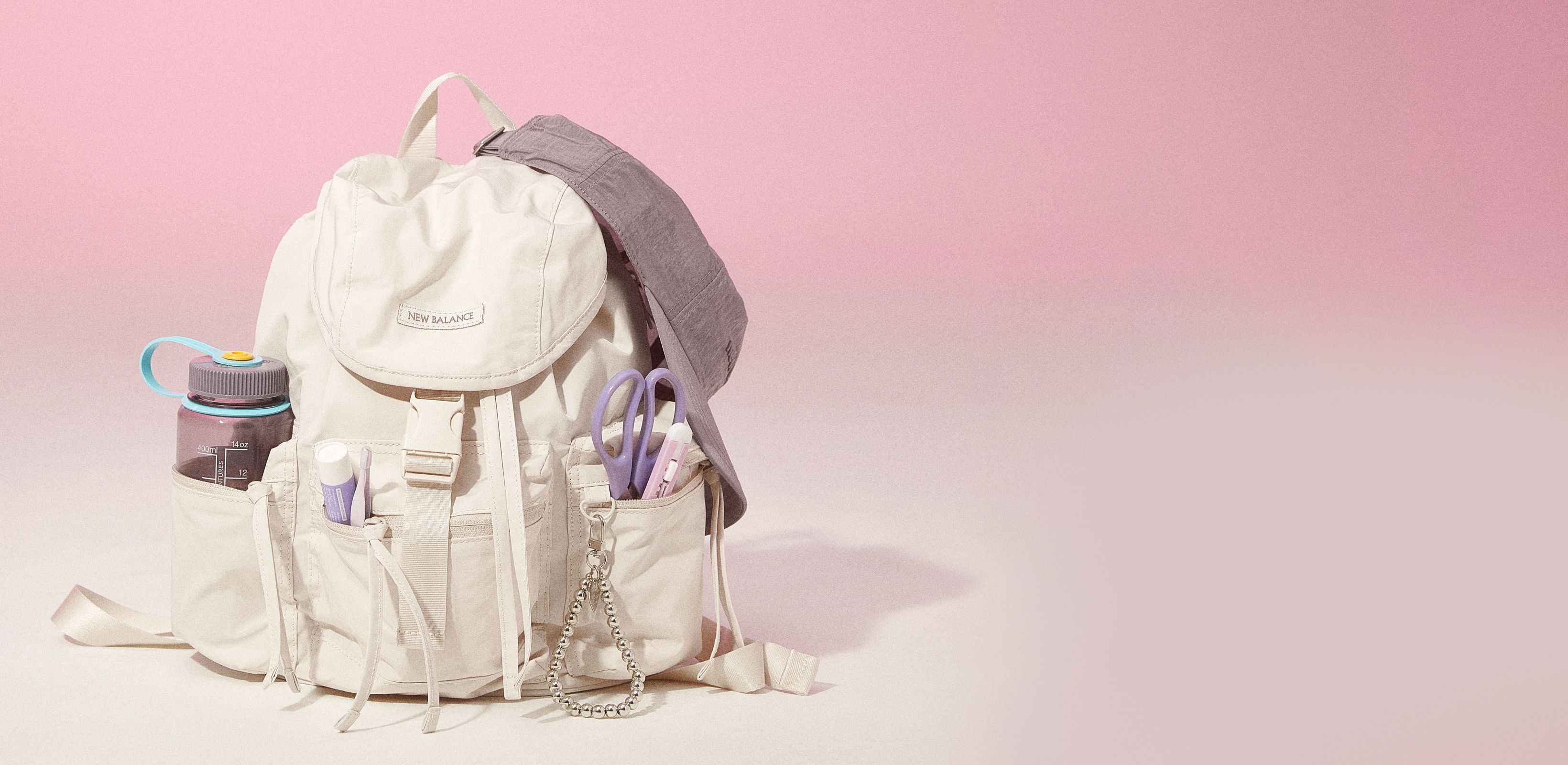 반짝임을 담은 가방
뉴발란스