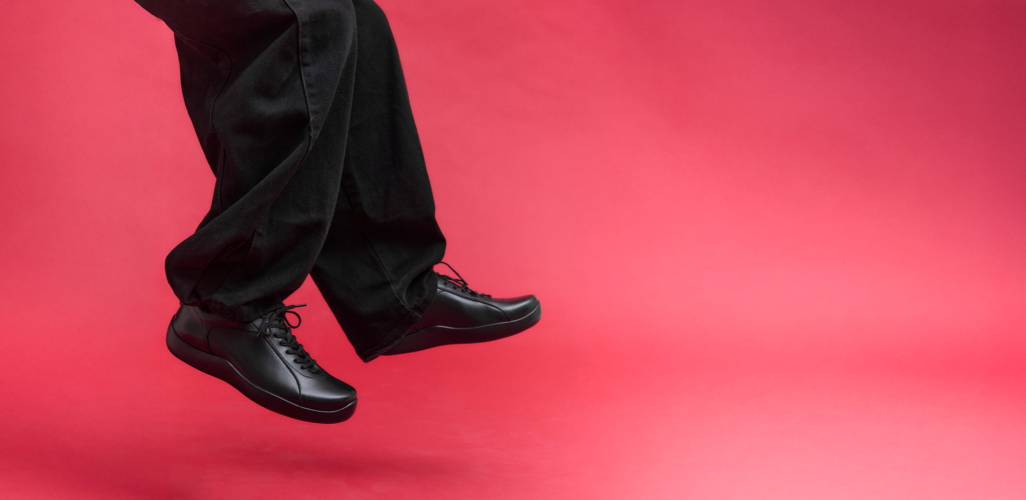 스니커즈와 구두의 균형점
페몬트