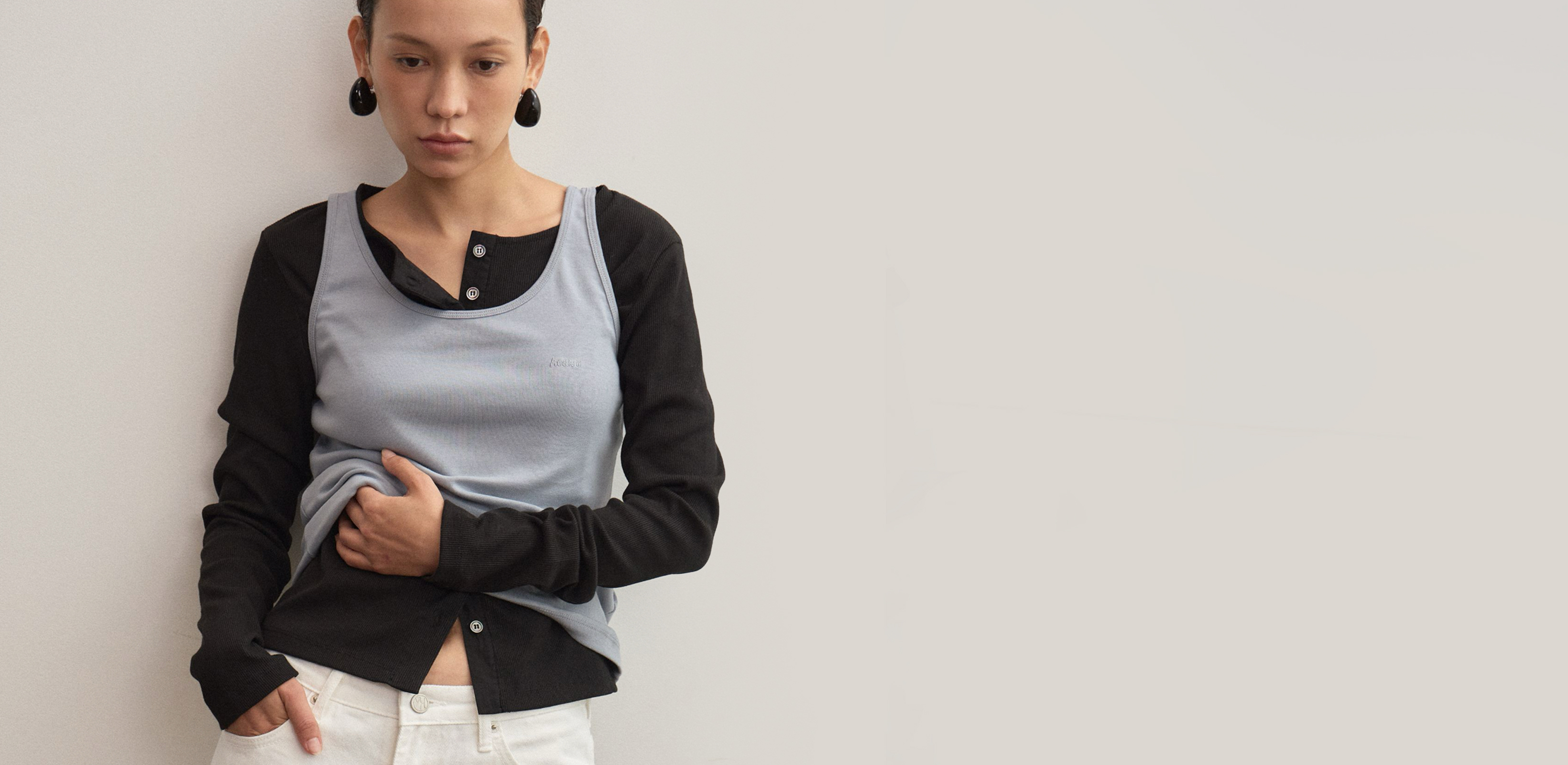 모호한 계절 속, 자연스러움
호와스