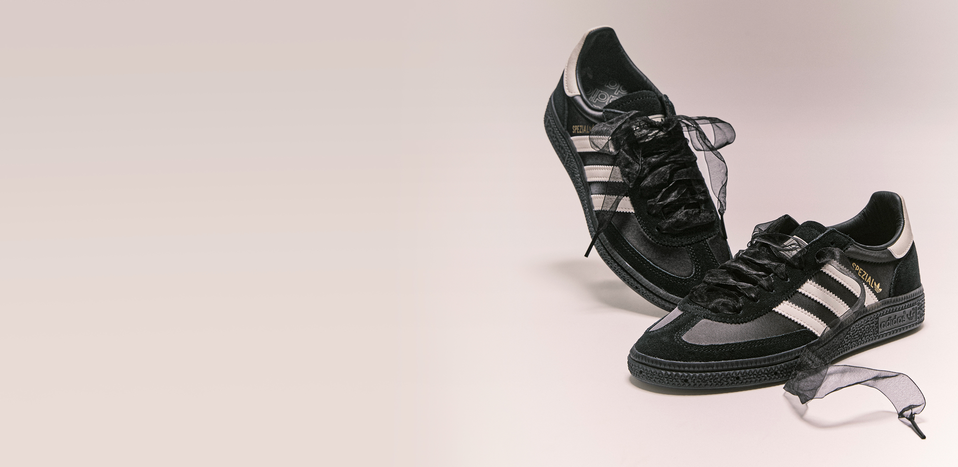 기다려온 소식
아디다스