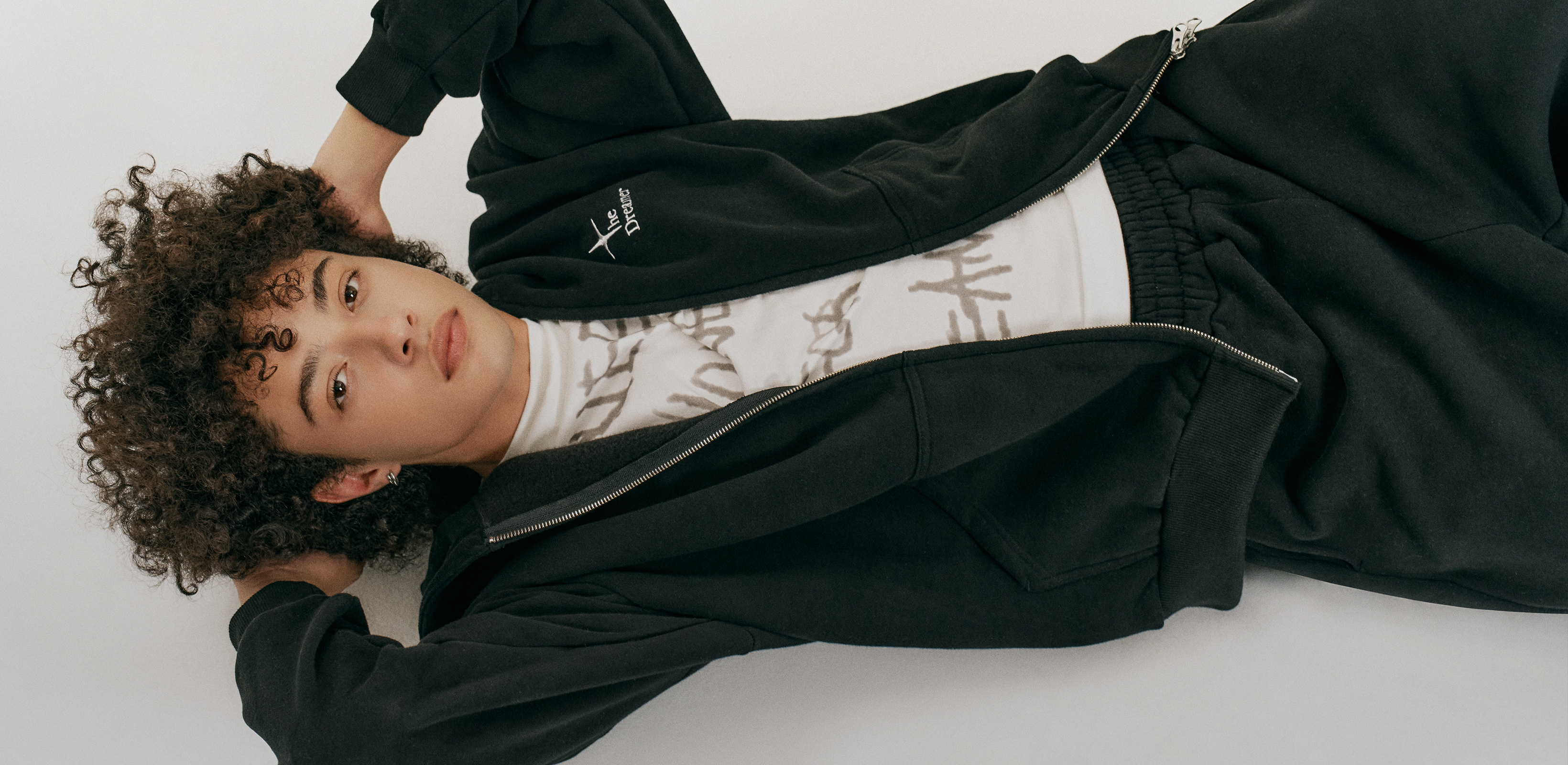 꿈을 입는 사람들
더 드리머