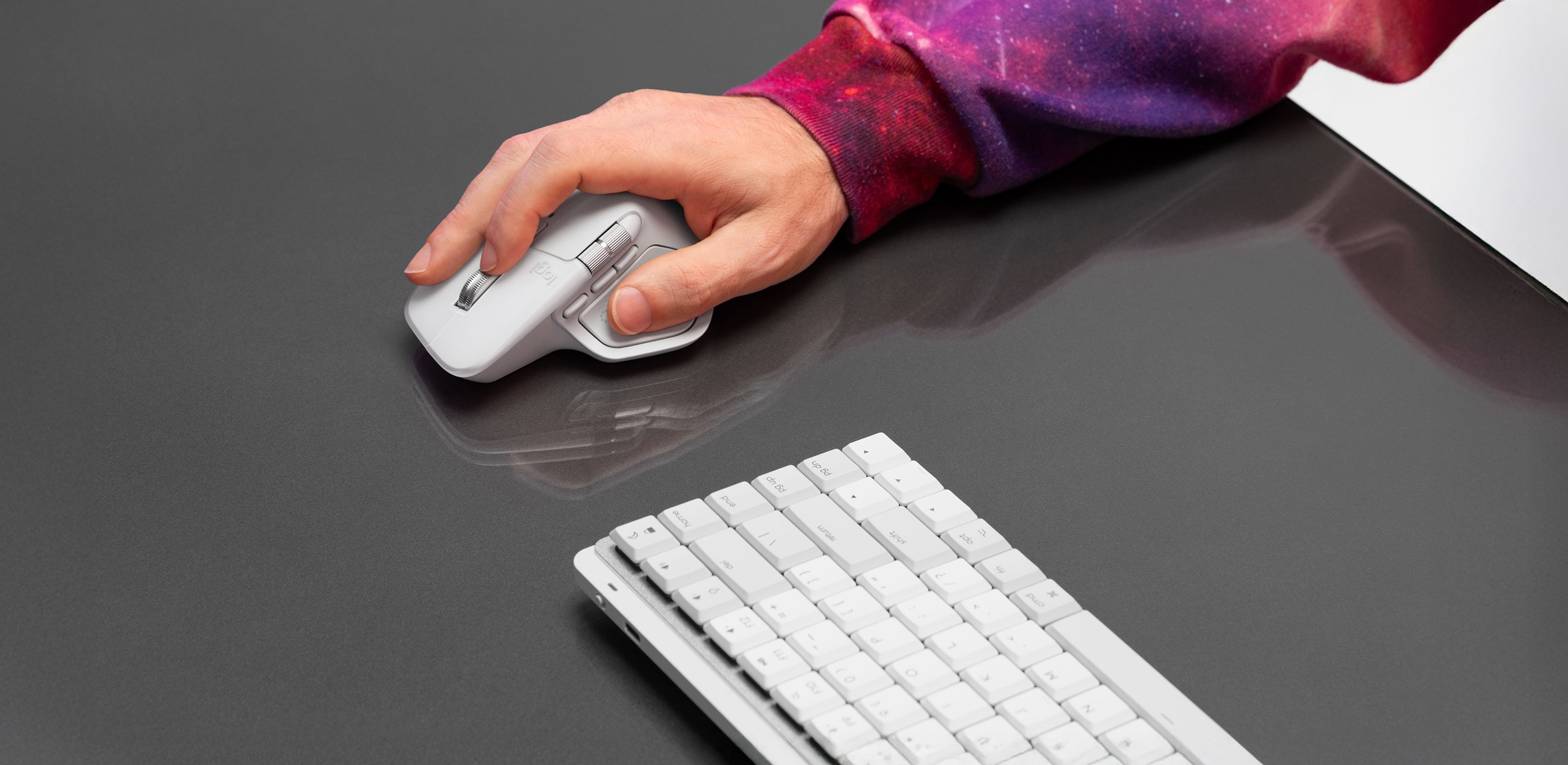 마침내 햅틱의 시대
로지텍