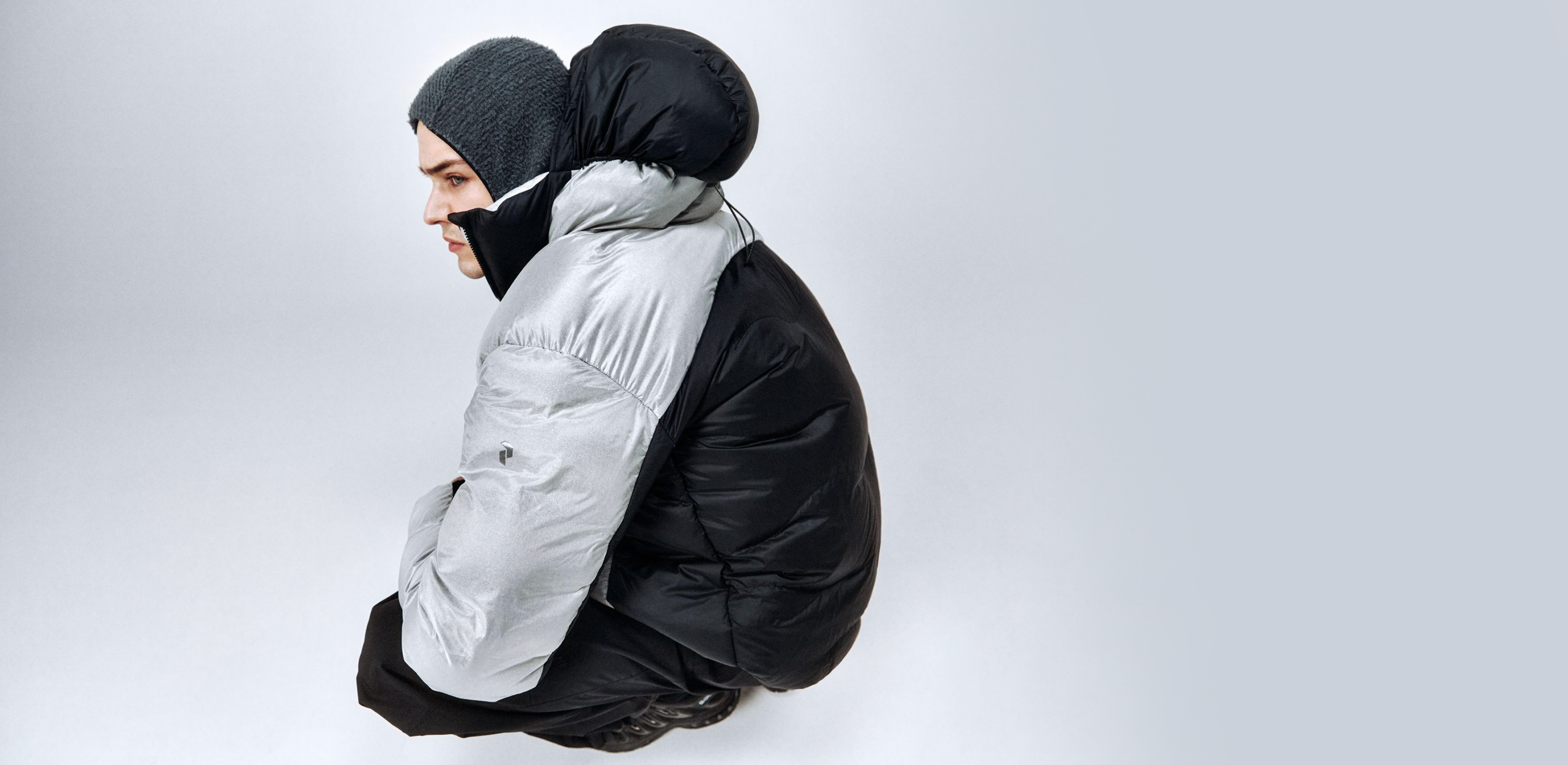 가벼움 속 완벽한 온기
피크퍼포먼스