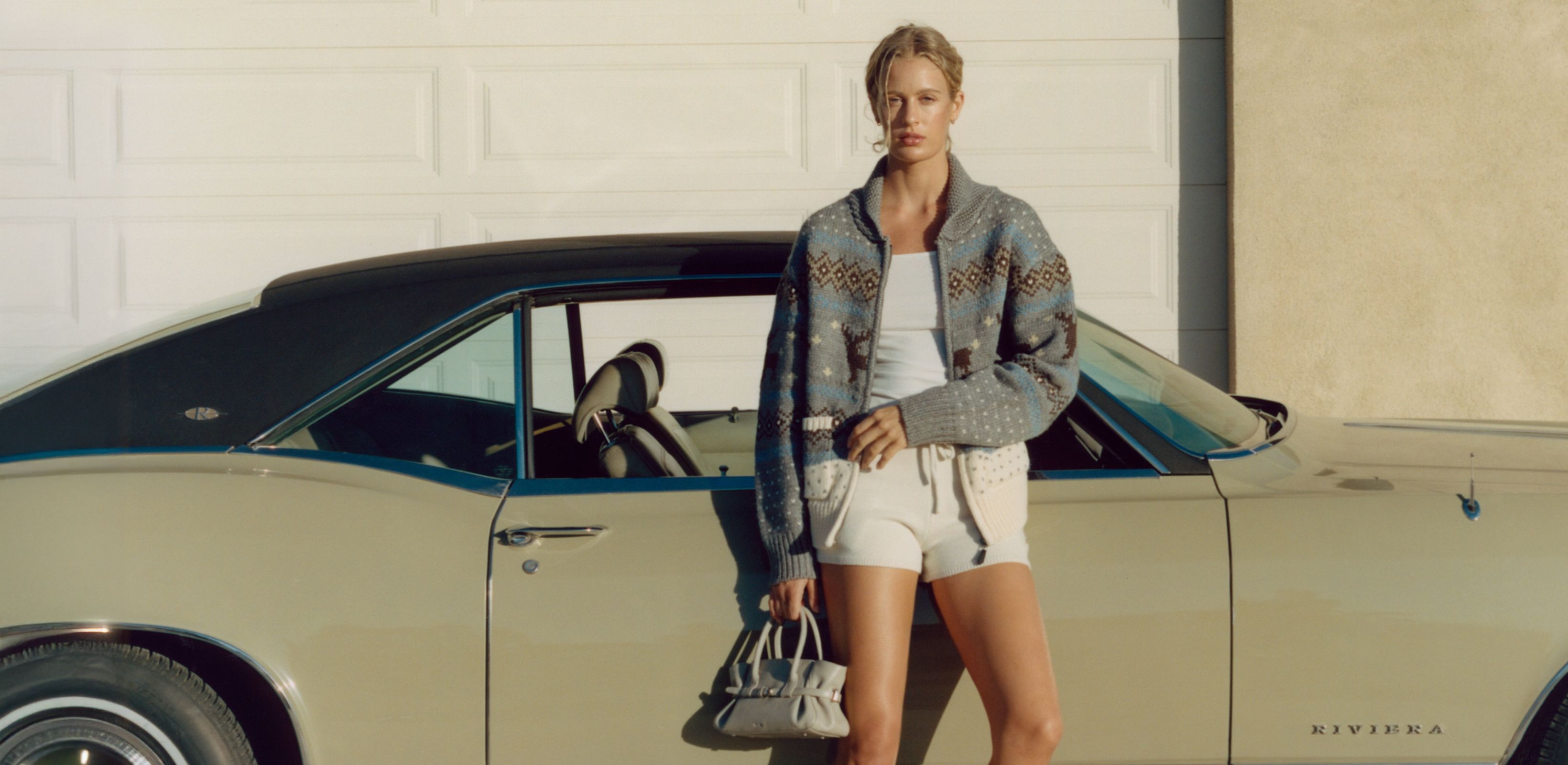 서부의 자연 어딘가
폴뉴아