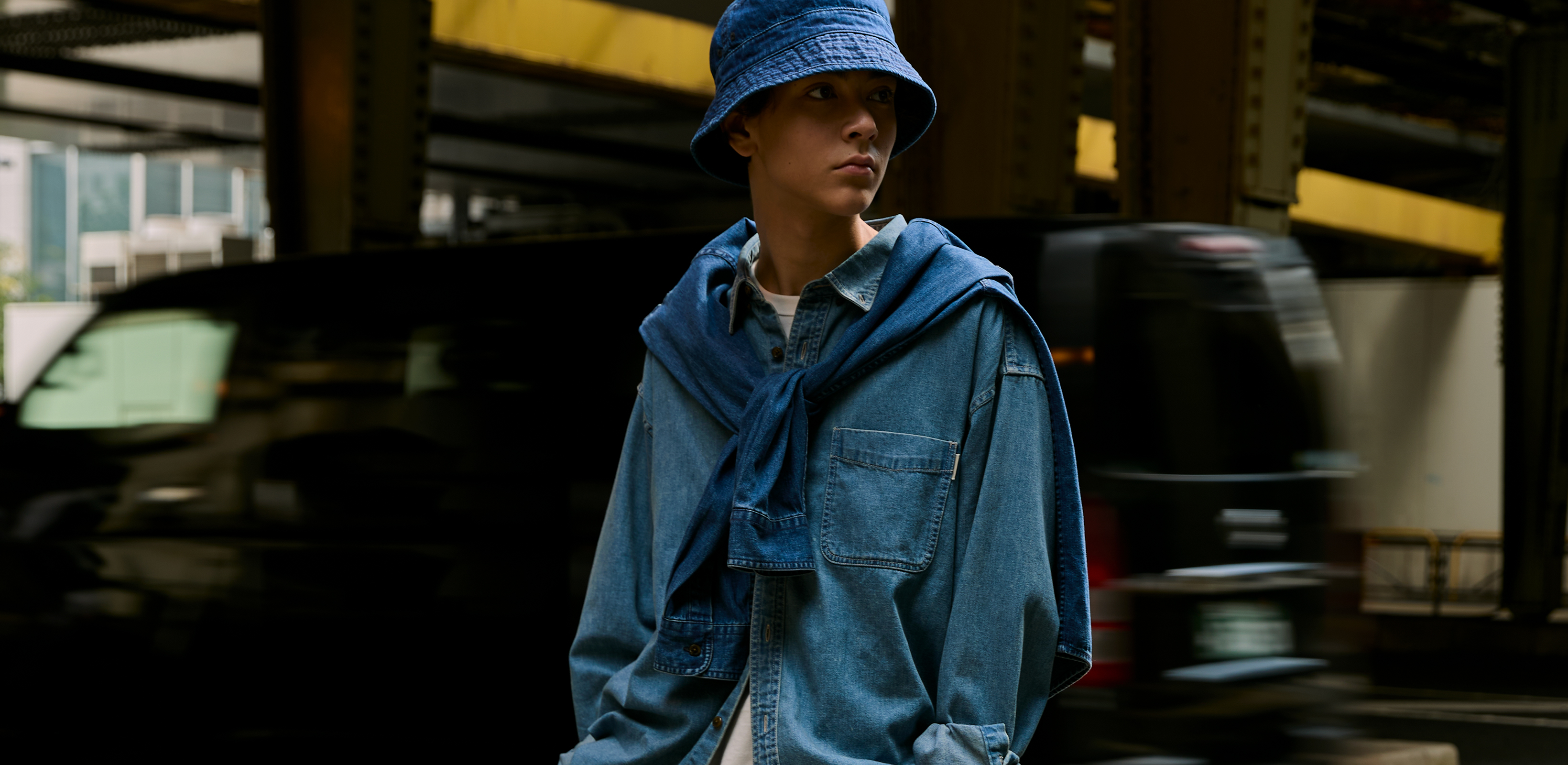 빈티지 무드의 재해석
챔피온 x 카키스