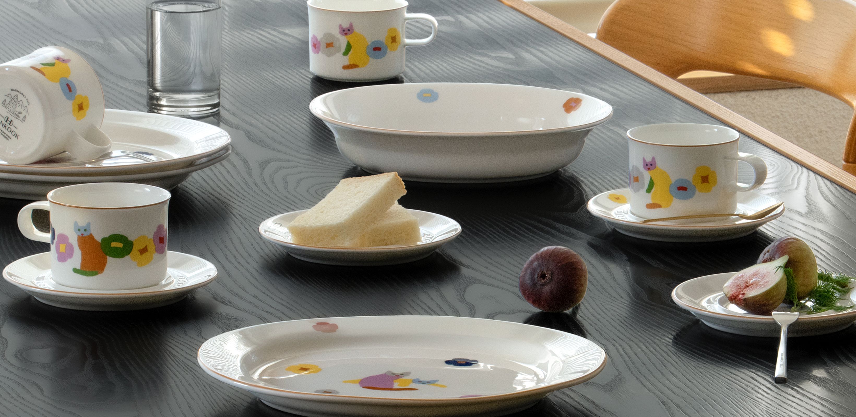 섬세히 빚어낸
웜그레이테일×한국도자기