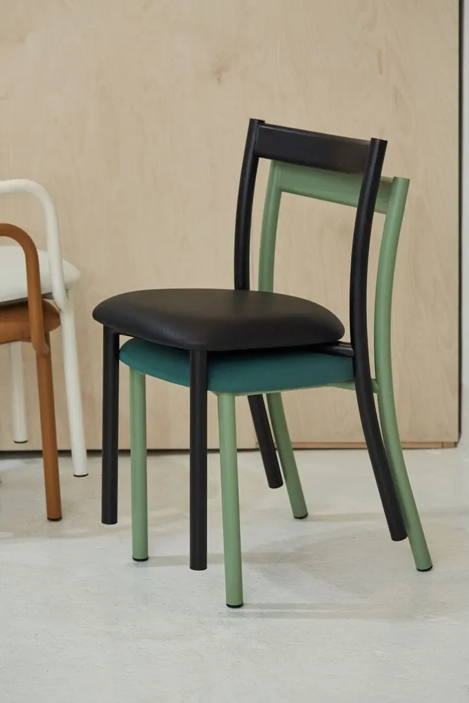 오직 선과 면으로 말하는