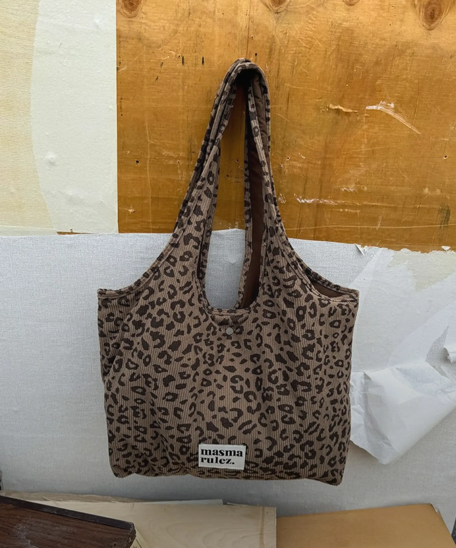 겨울 질감의
데일리백