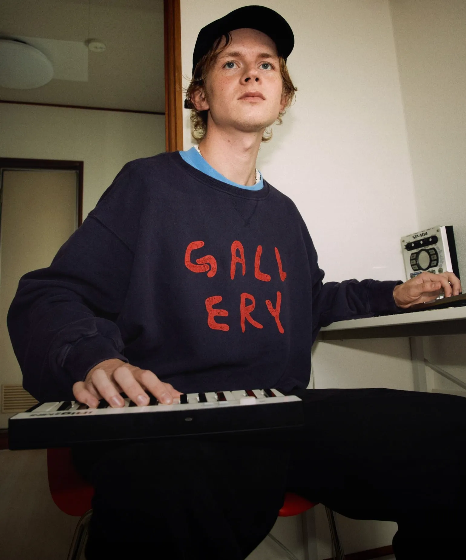 선명하게 각인되는 그래픽