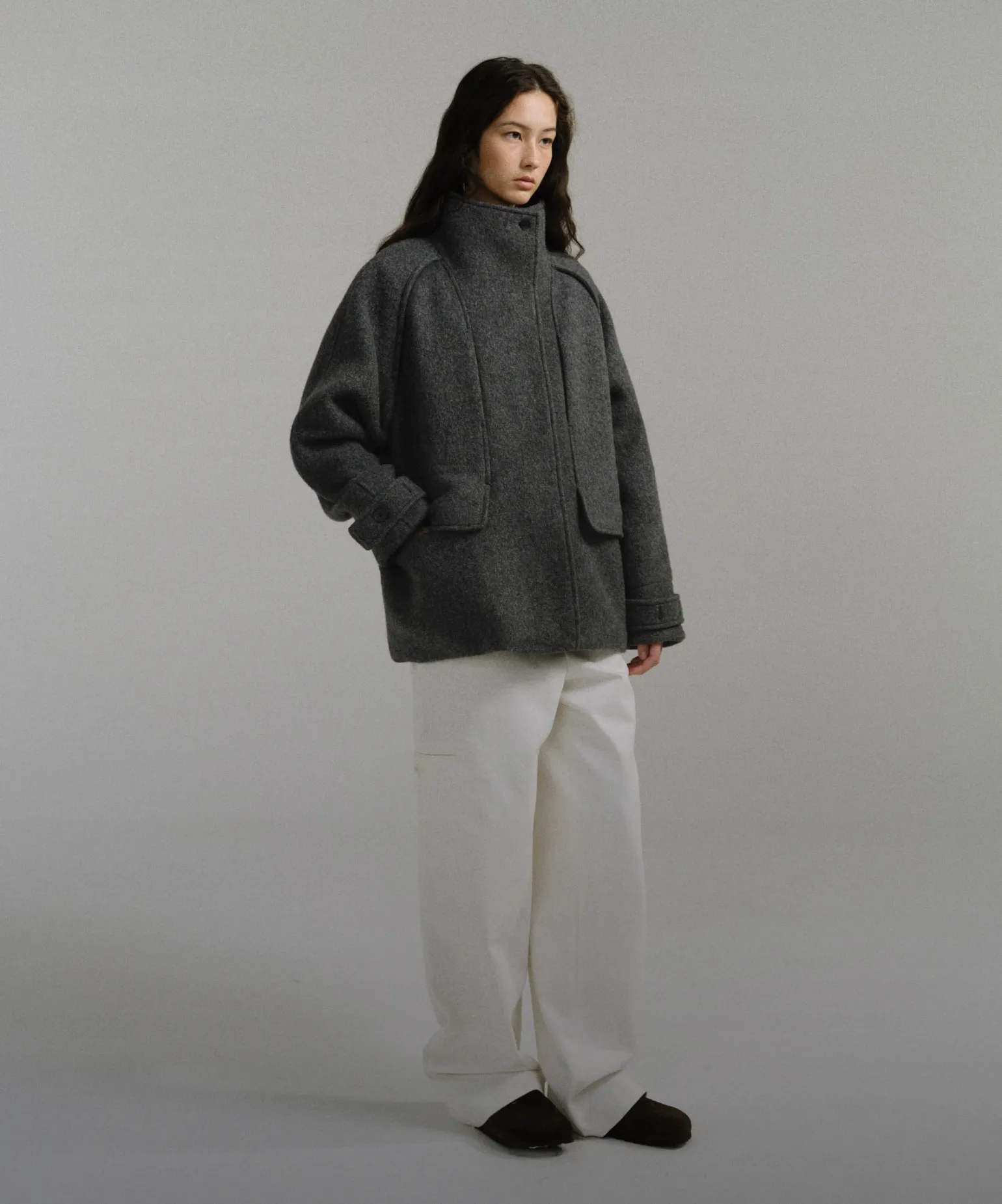 단정한 미니멀 한 벌