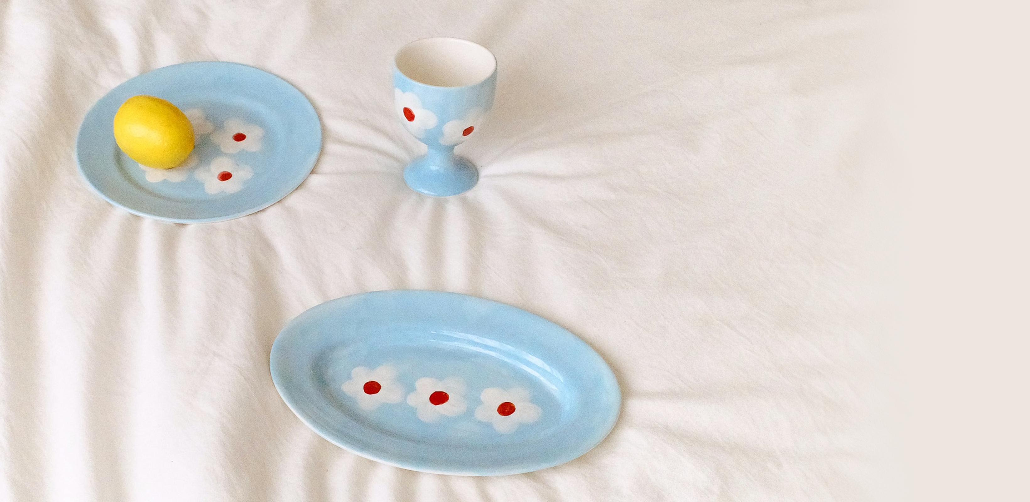 테이블 위의 작은 예술
오오아포터리