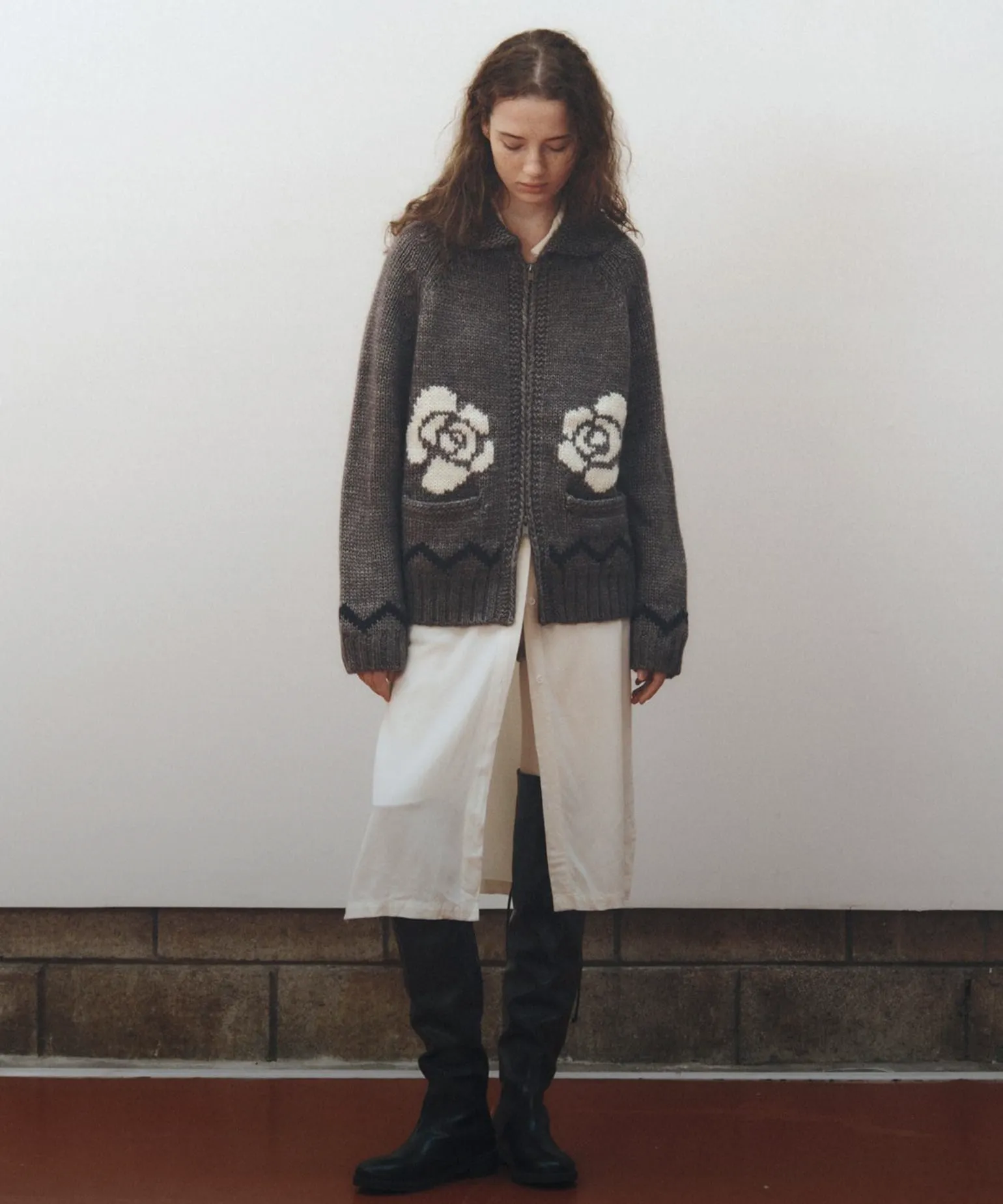 본질에 집중한 니트