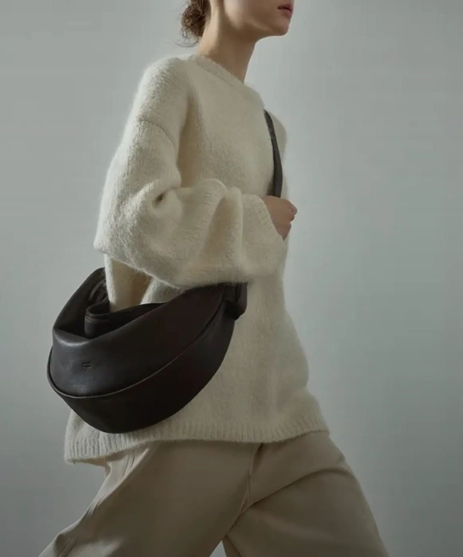 어깨 위에
자리 잡은 감각