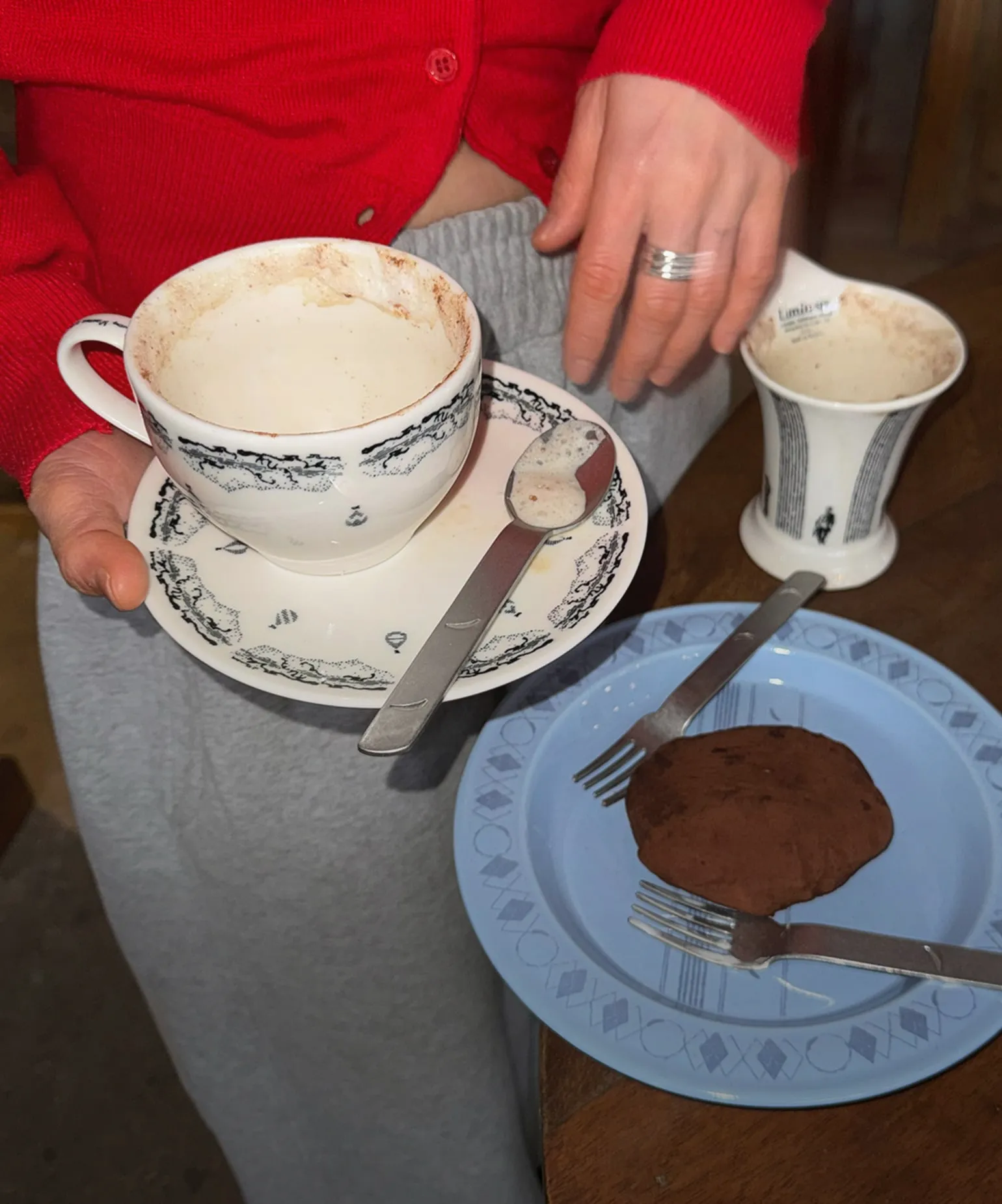 낭만이 머무는 식탁