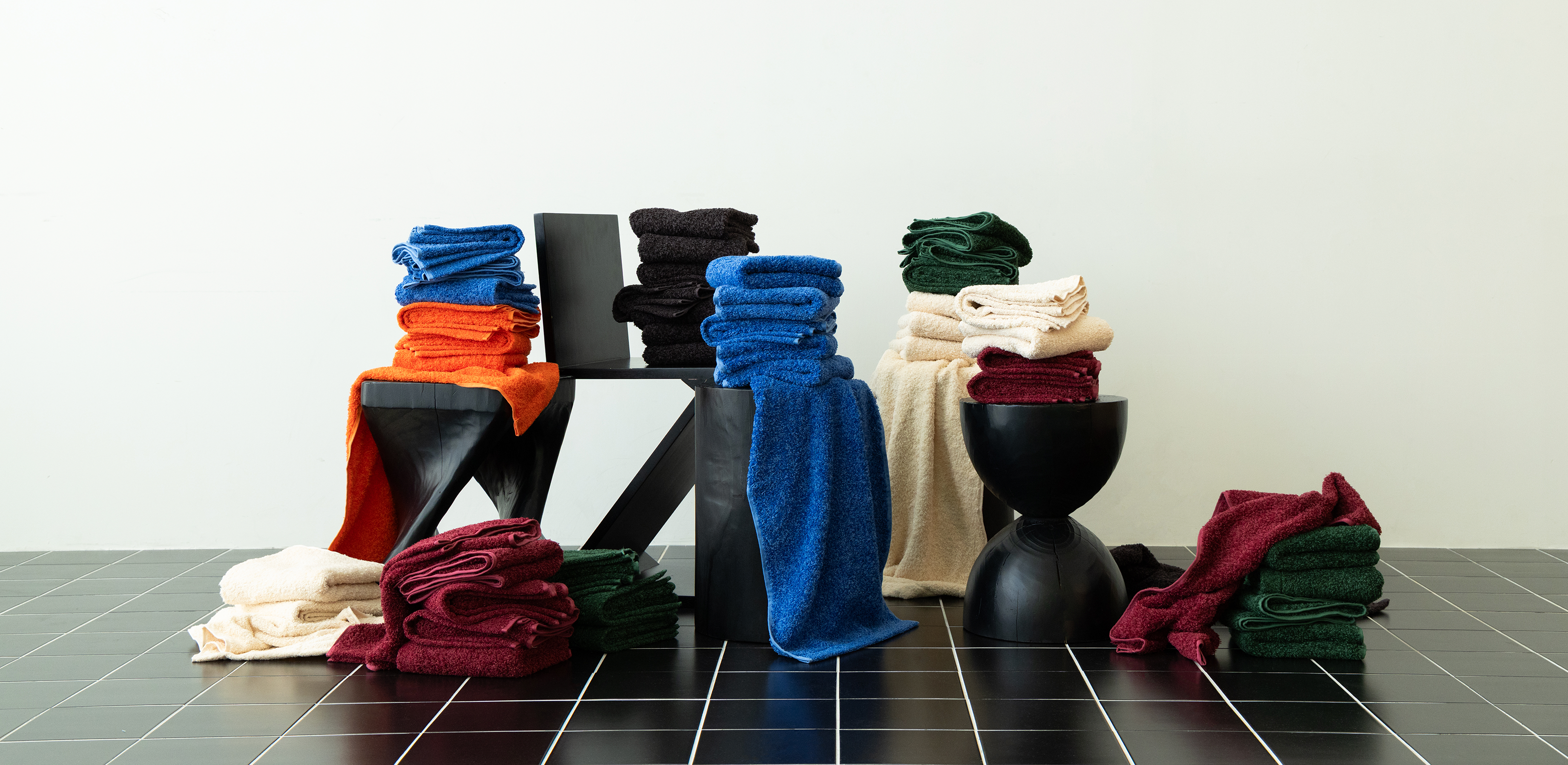 부드럽게 전하는 새해 인사
TWB