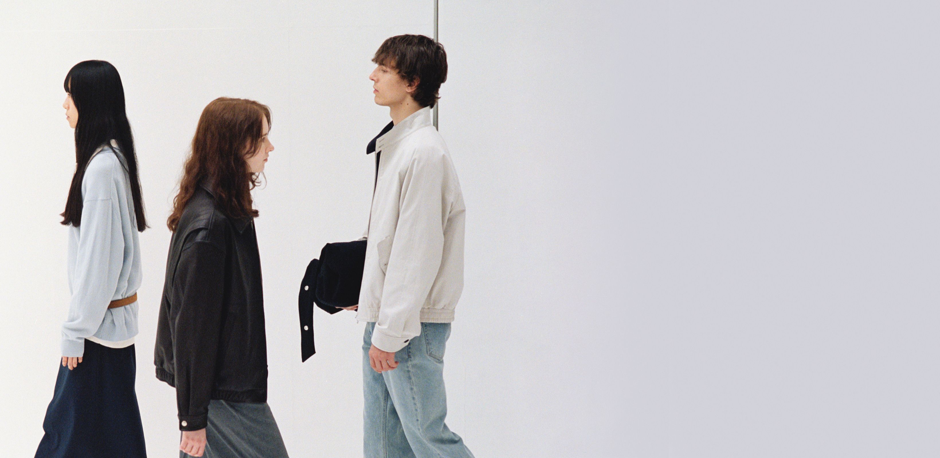 경계를 넘어선 새로운 시작
던스트