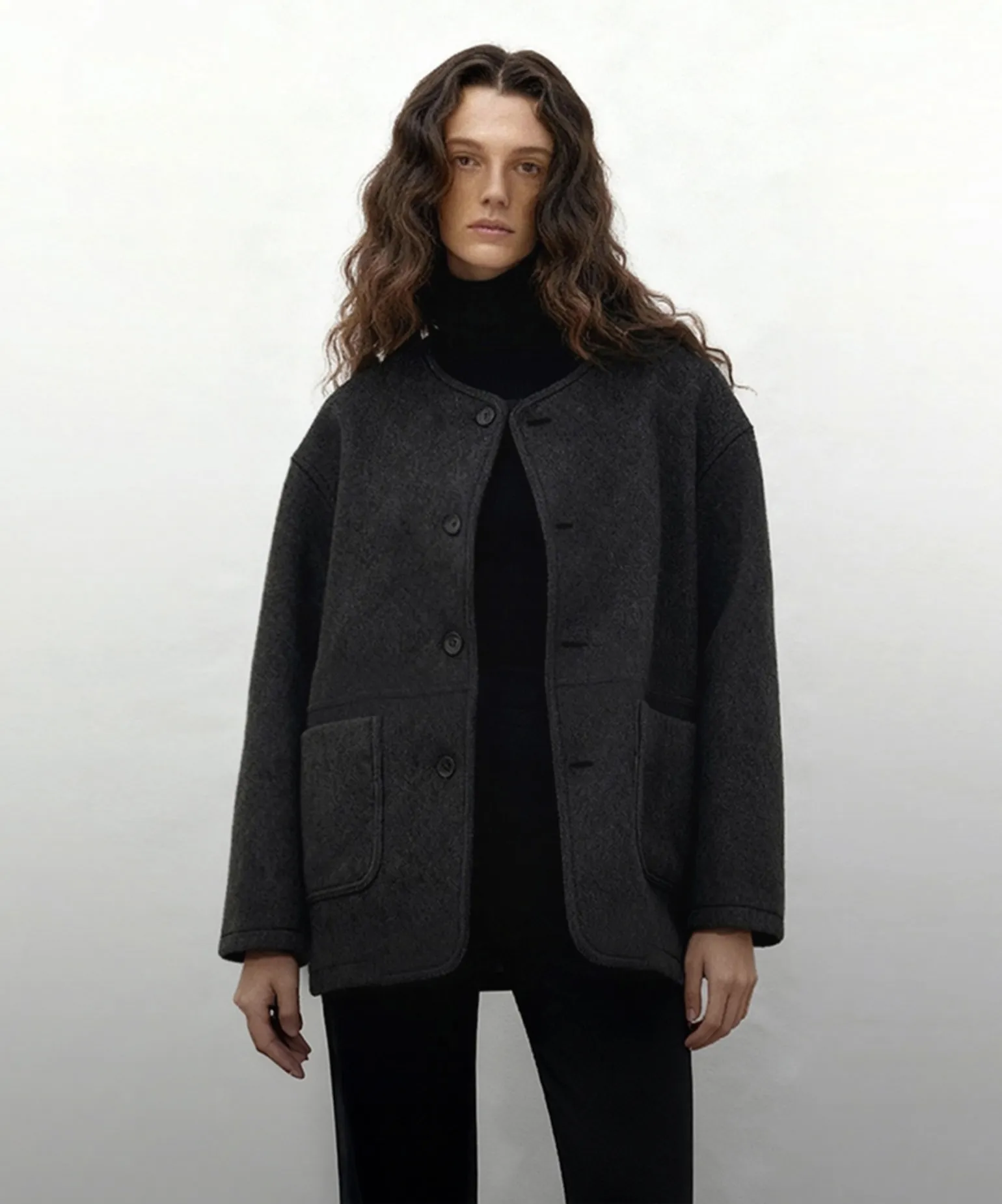 섬세함이 깃든 실루엣