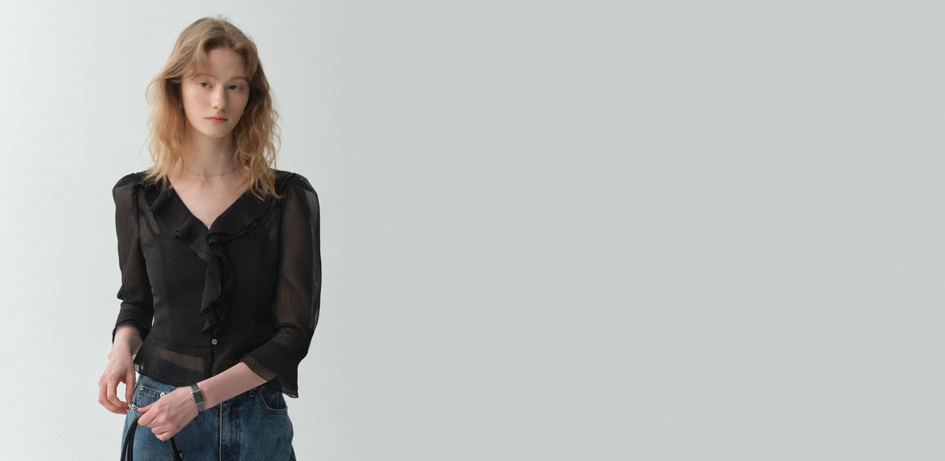 따스한 계절의 첫 만남
플로움