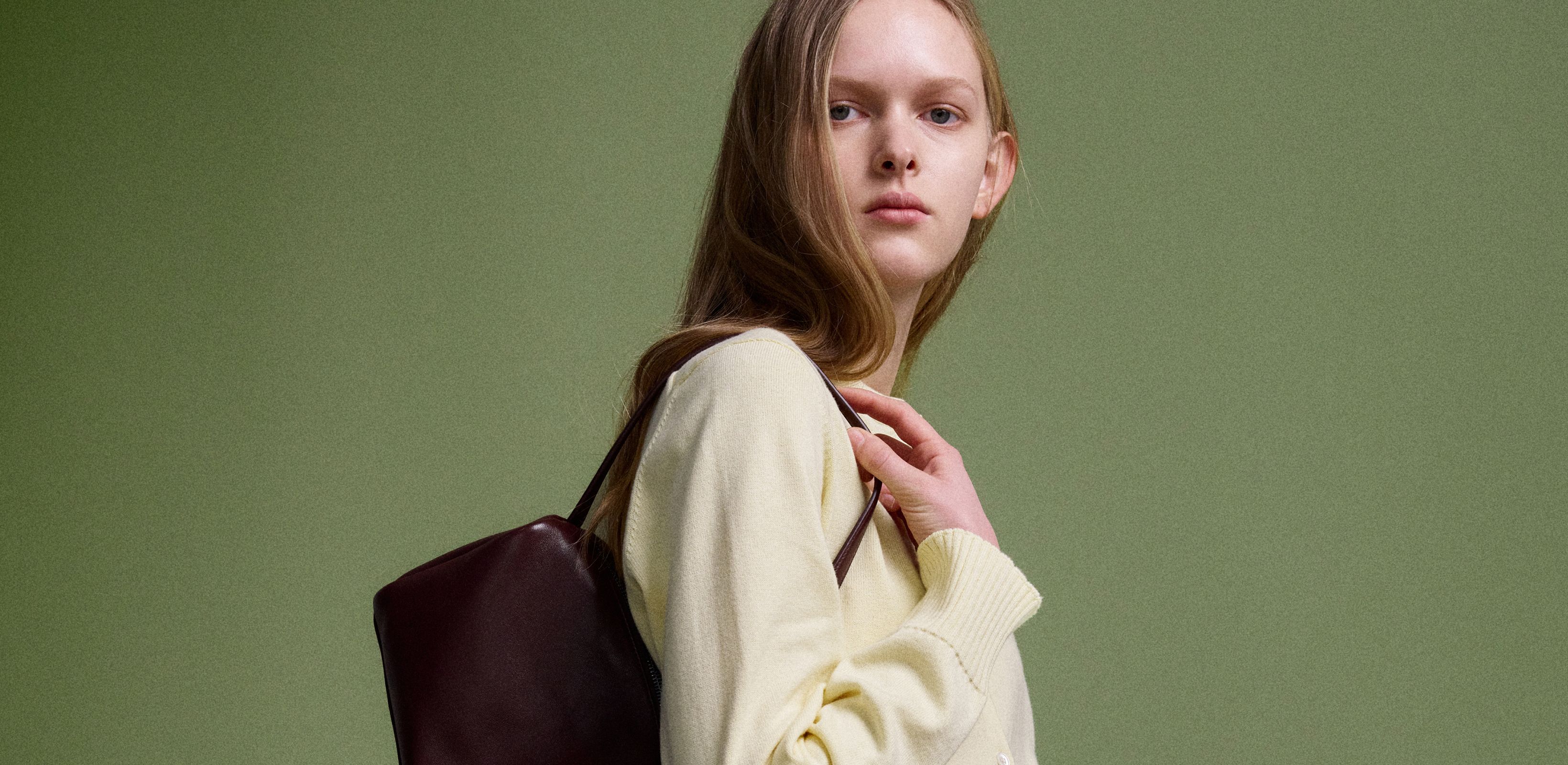 중심을 지키는 차분하지만 단단한 무드
파사드패턴