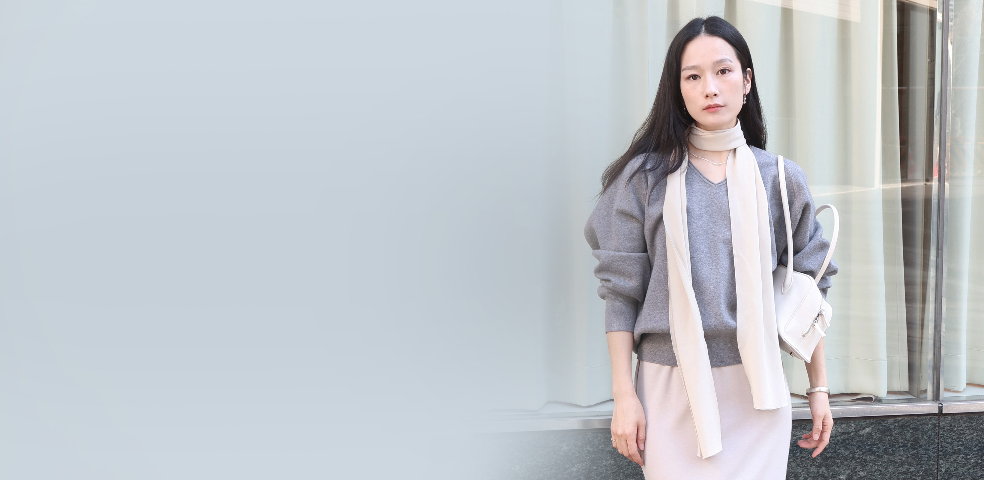 일상과 일 사이를 잇는 감도 높은 실루엣
시야쥬