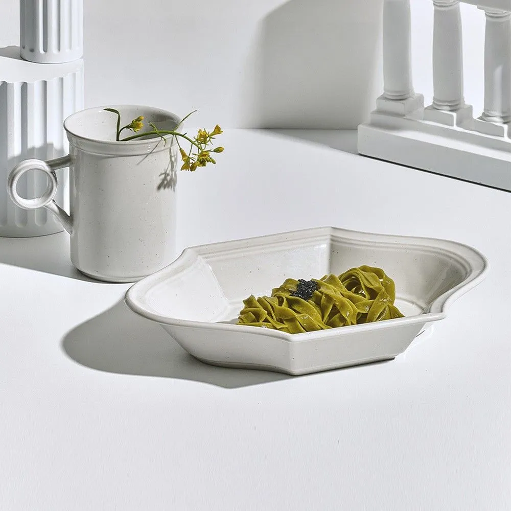 테이블 위 정갈한 한 끗