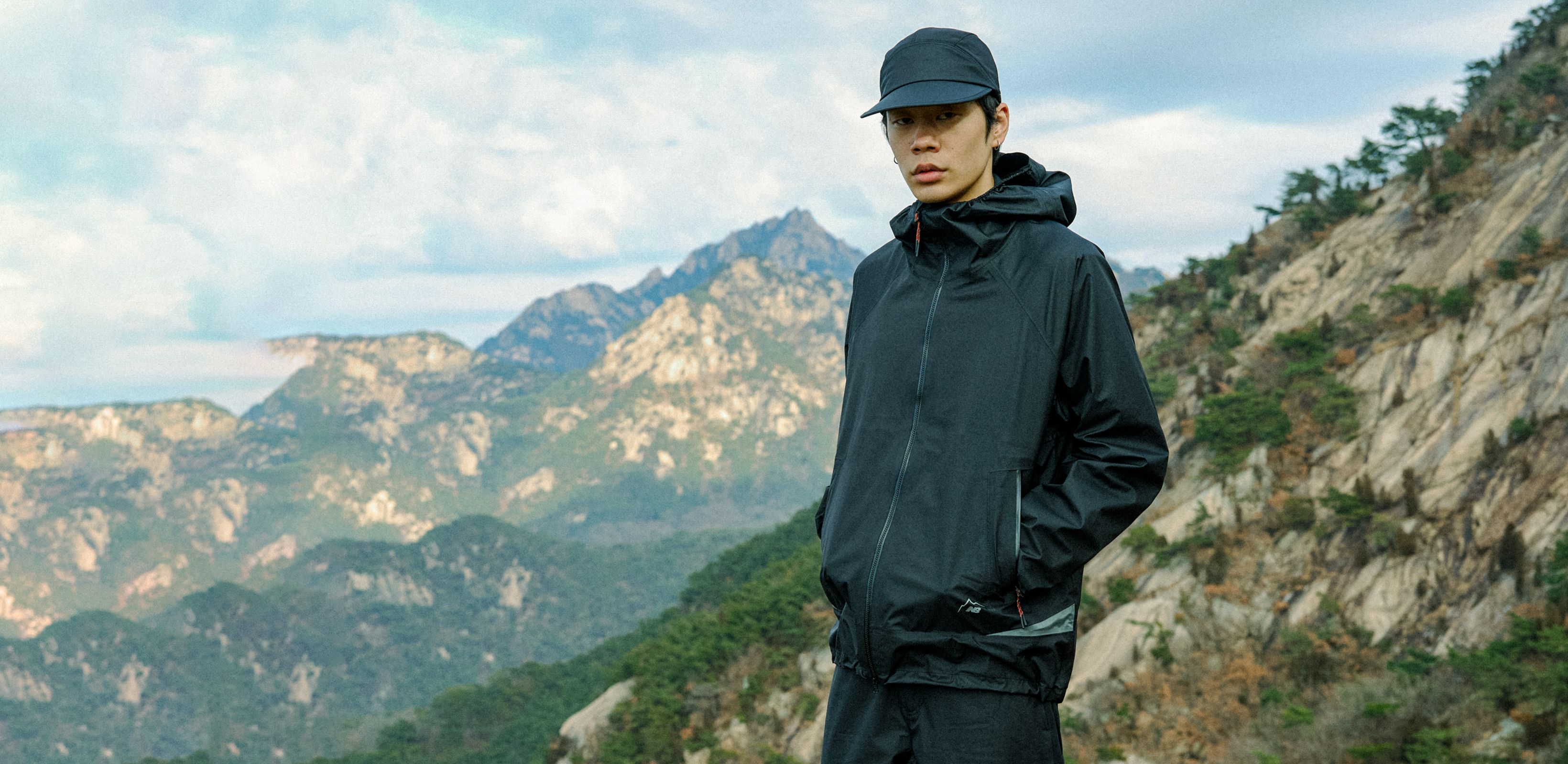 푸른 하늘빛 감성을 담은 협업
케일 x 뉴발란스