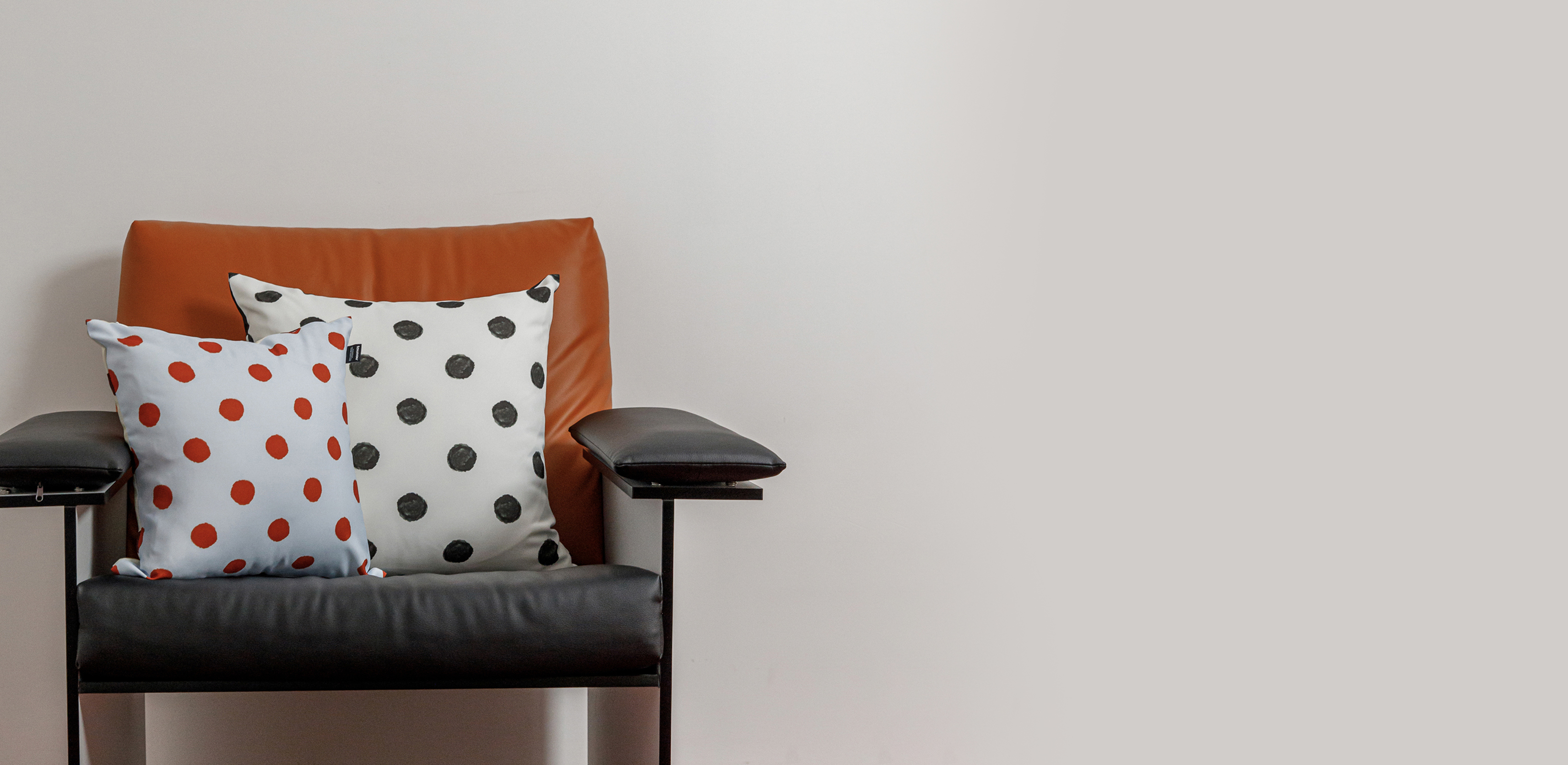 겹칠수록 완성되는 무드
뚜누