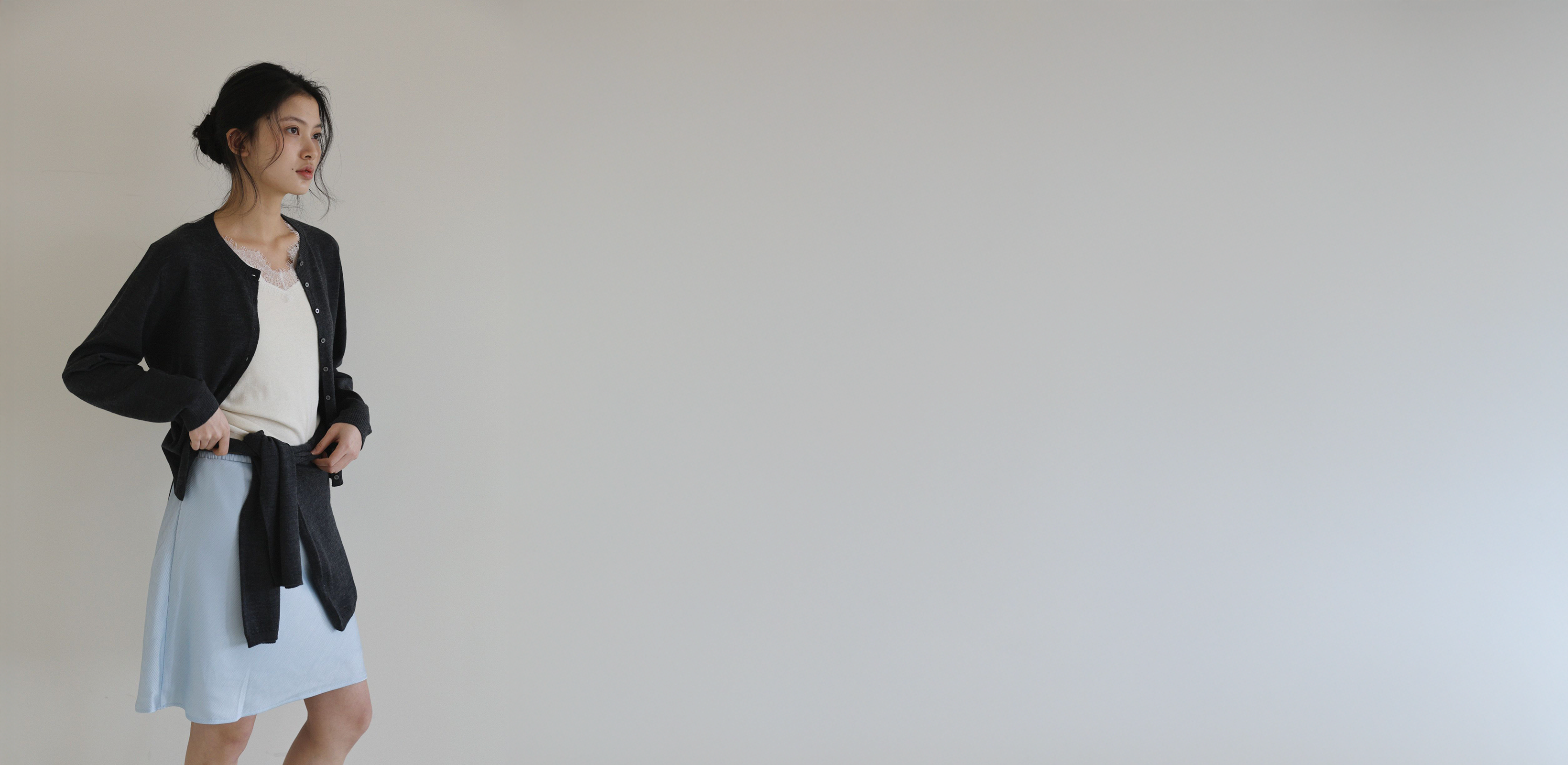 봄의 결을 정돈하는 시간 
어라운드율