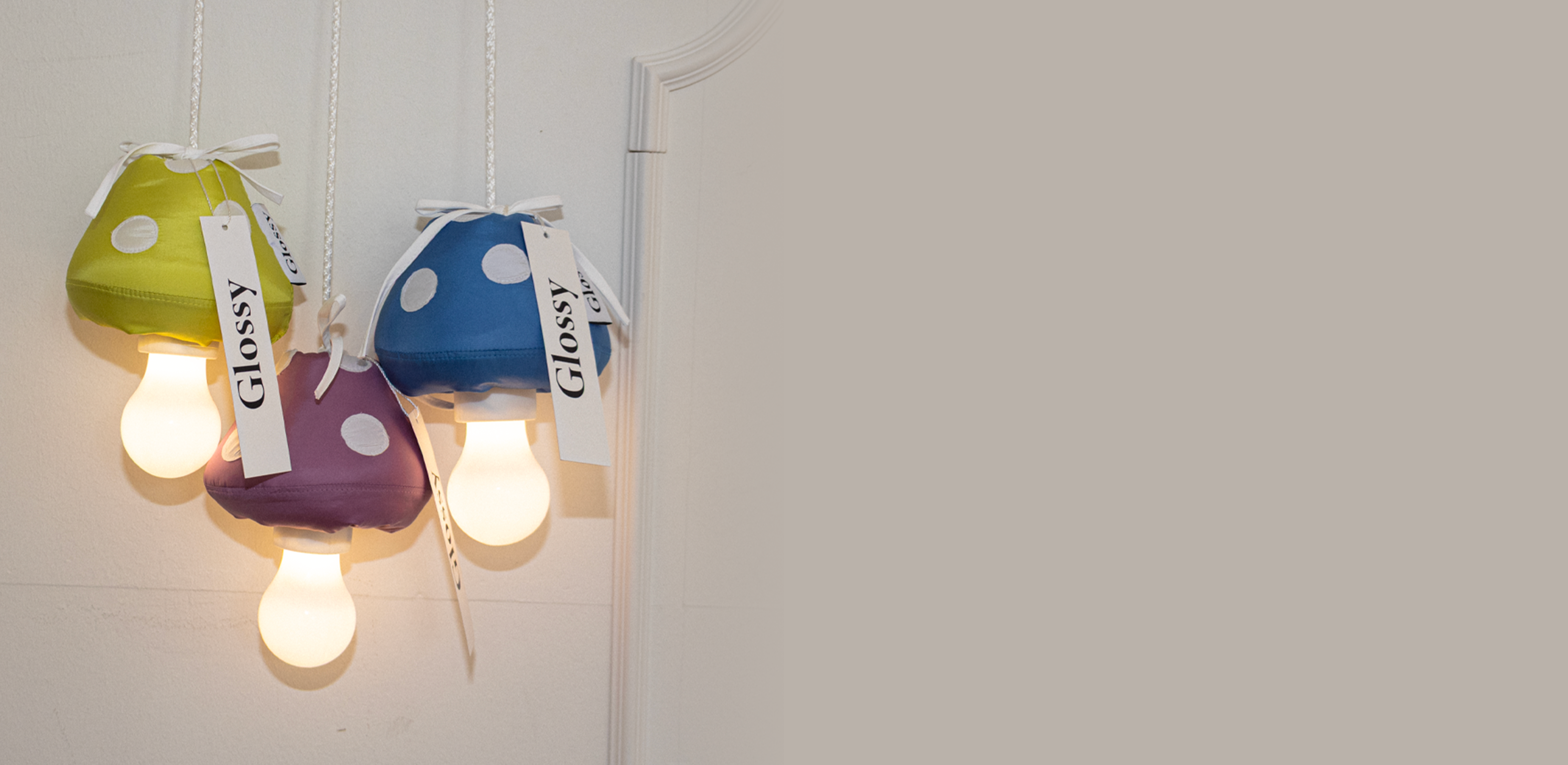 빛나는 발걸음마다
글로시