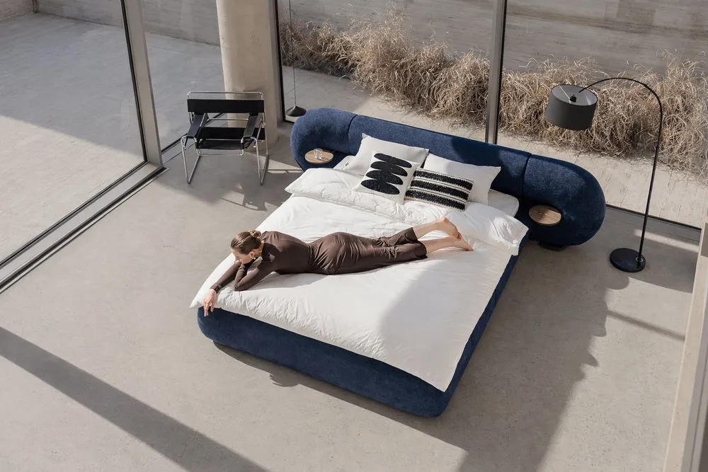 쉼이 깃든 침대 하나