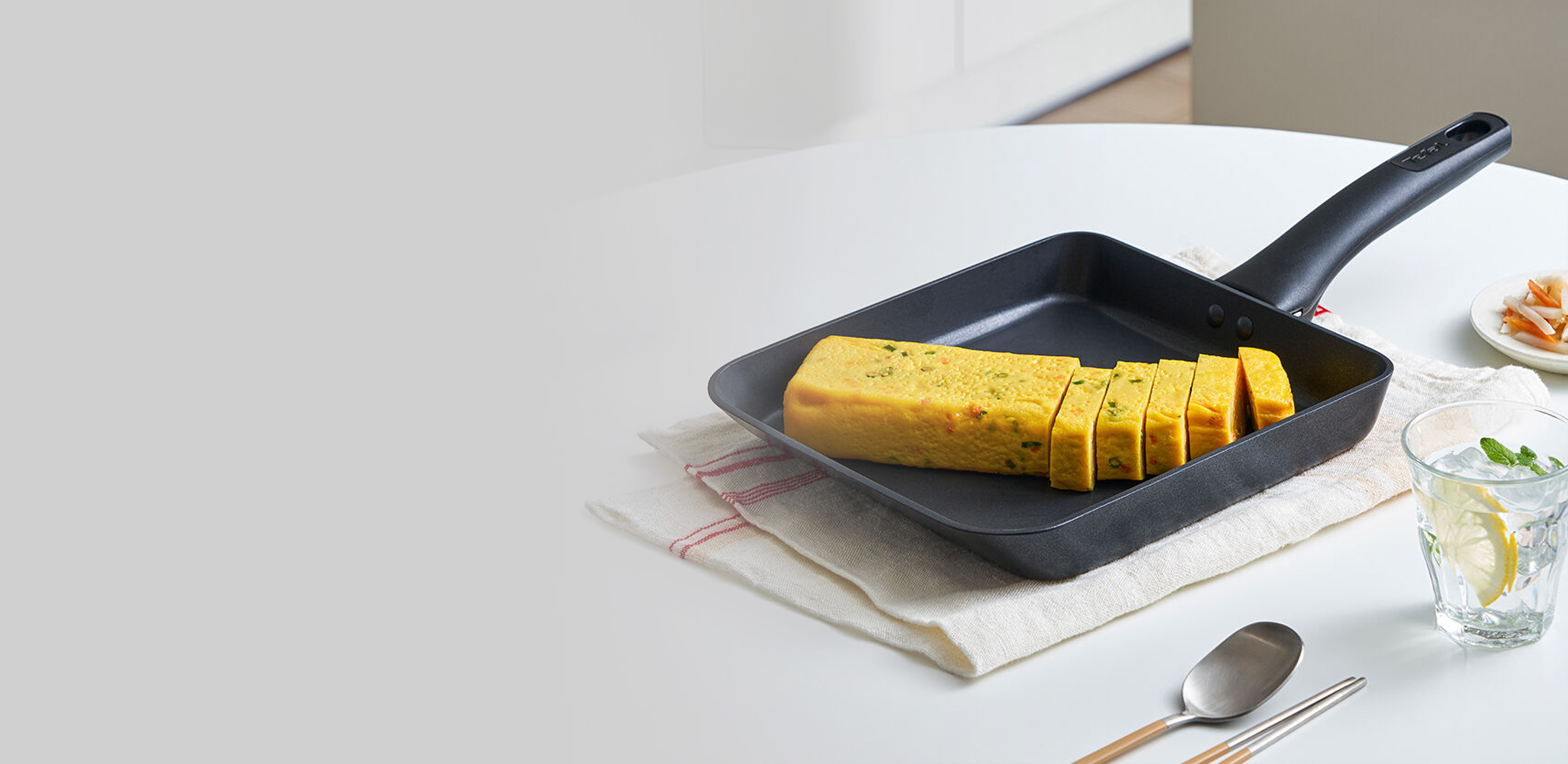 바쁜 아침을 완성하는
테팔