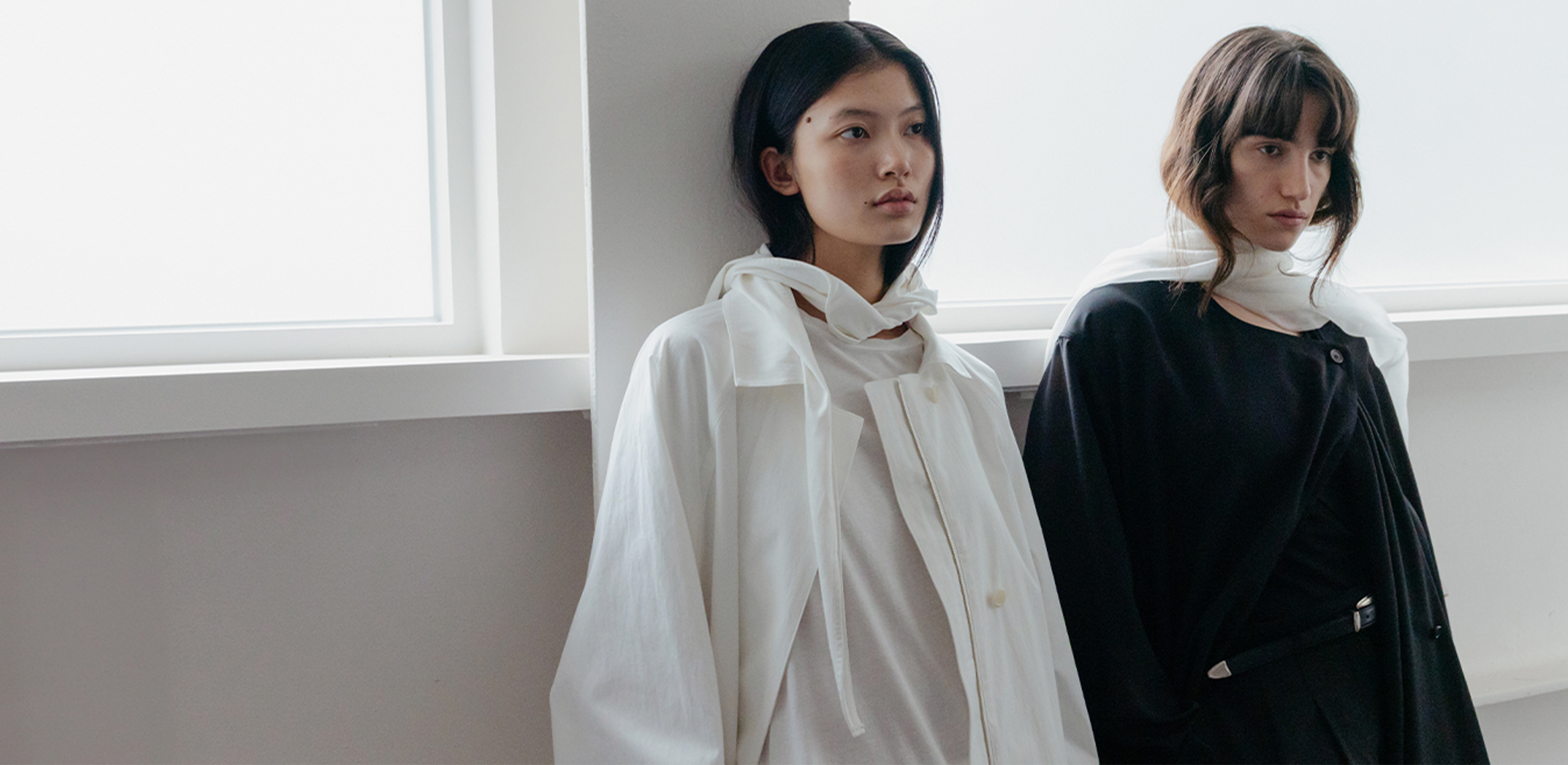 근원으로 돌아간 본질의 실루엣
레이스