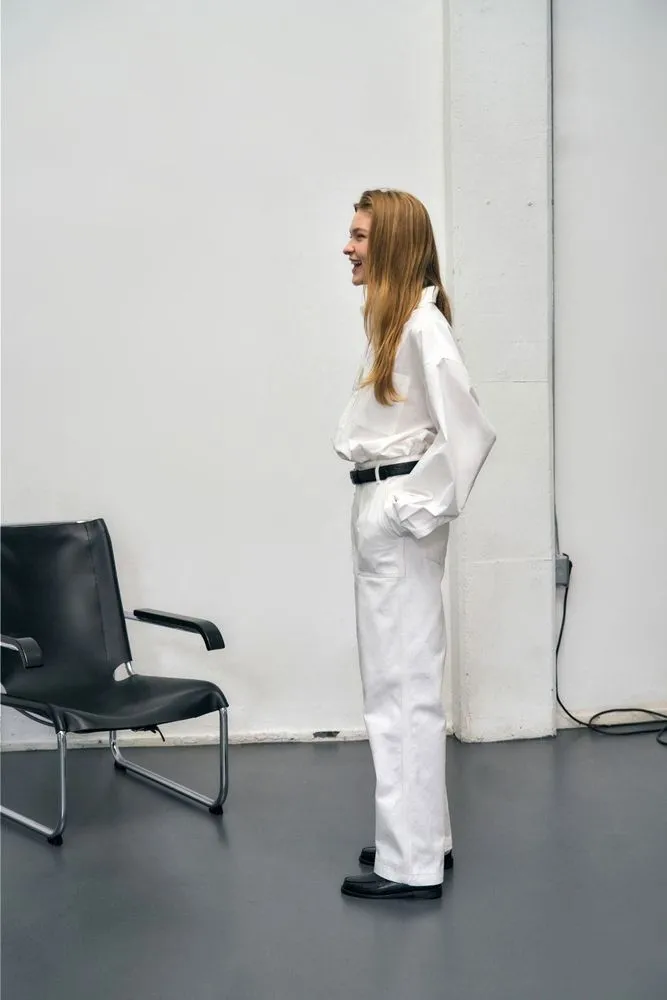 필요한 것만 남긴 봄