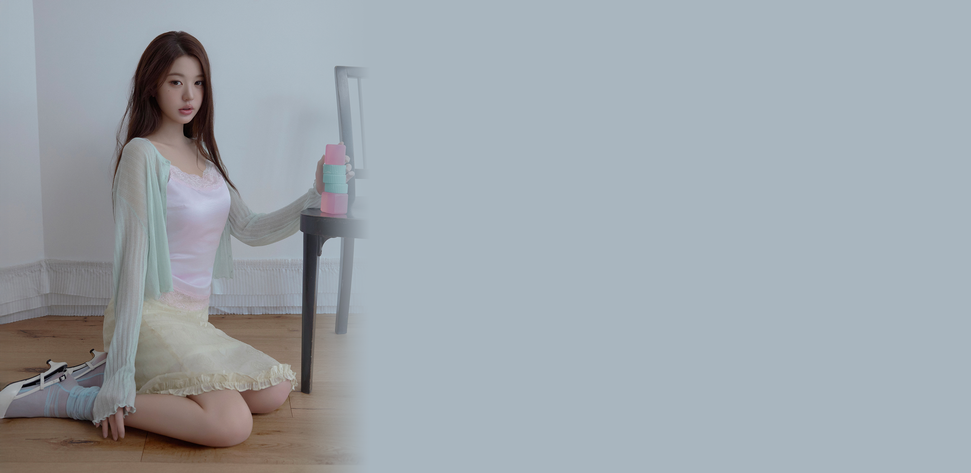 가볍게 레이어드하는 여름
로라로라