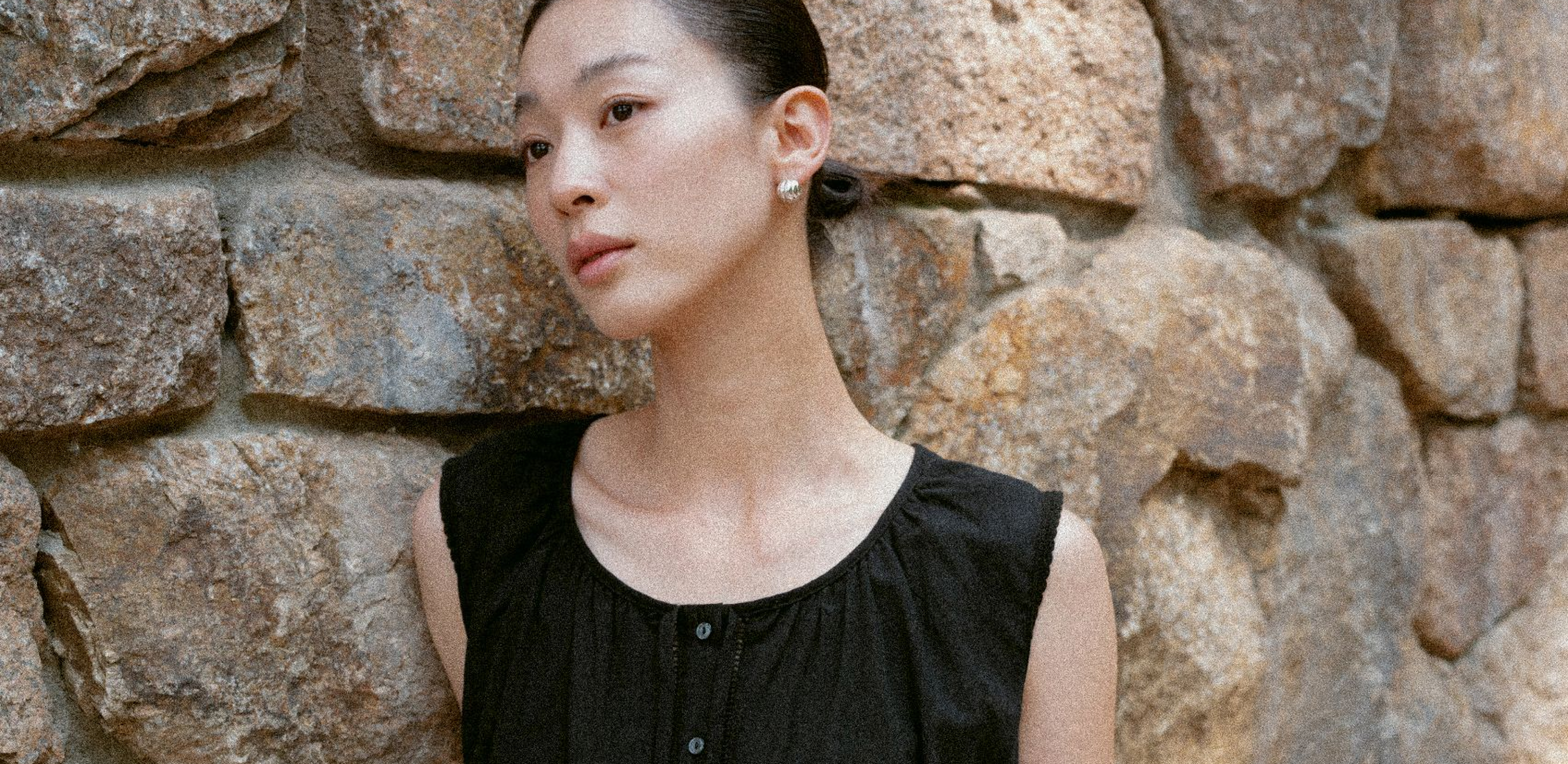 치밀한 실루엣의 완성
그레이룸
