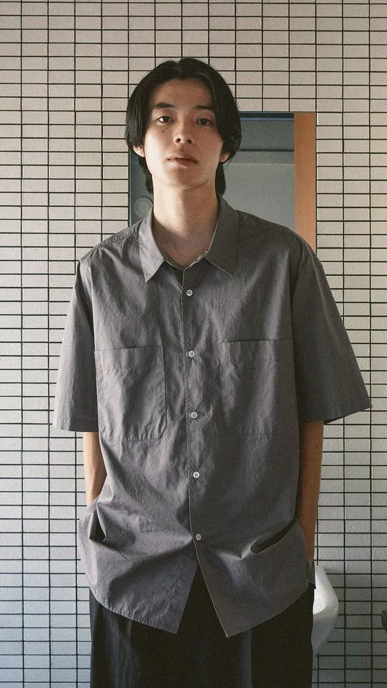여름을 가볍게 입다