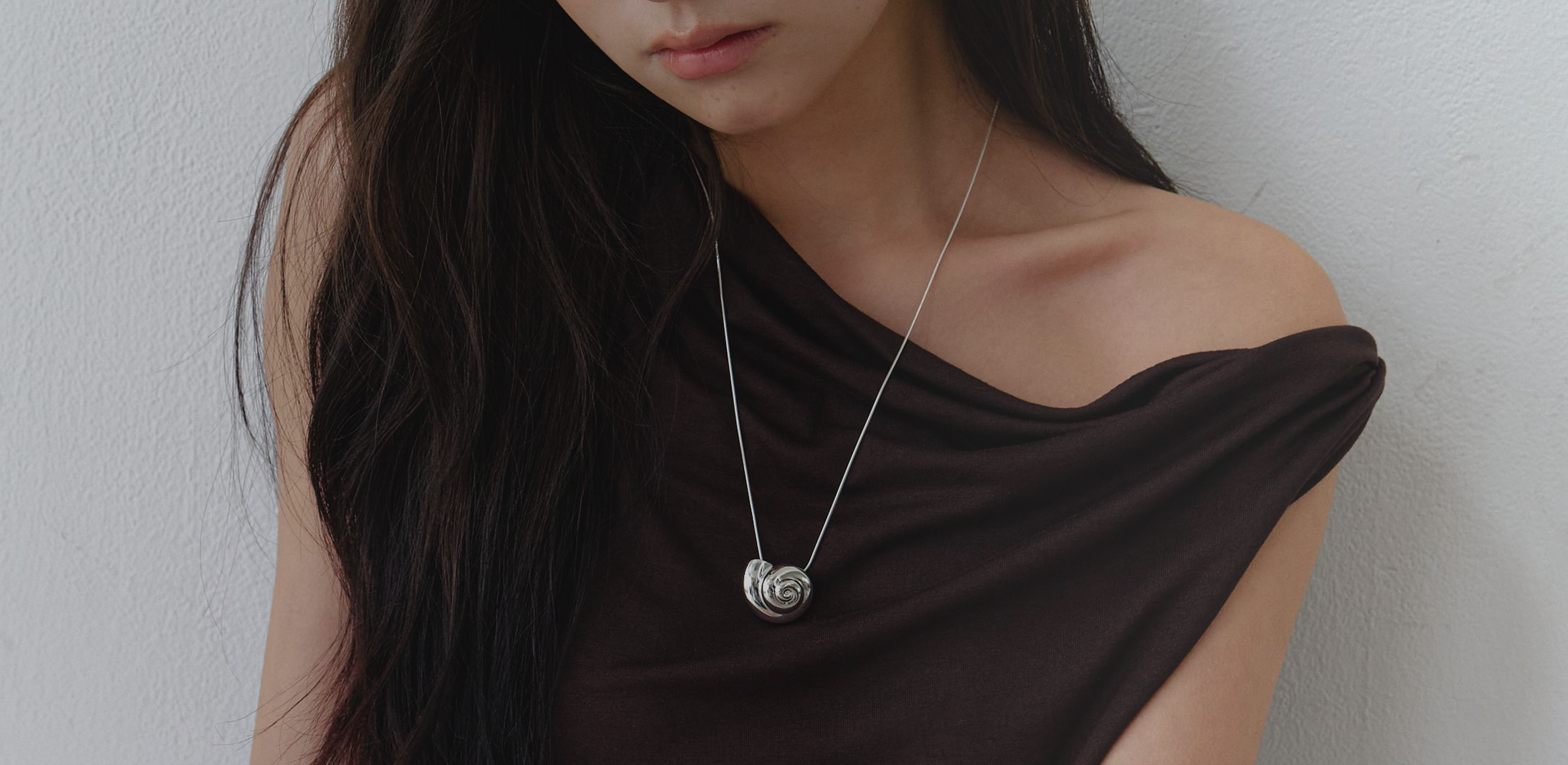 여름을 품은 주얼리
바이위켄드