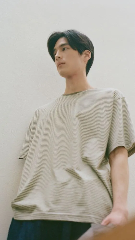 자연스럽게 바랜 여름의 균형