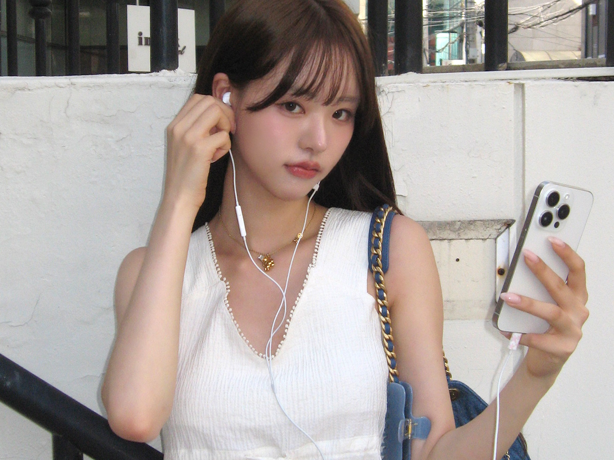 https://img.29cm.co.kr/cms/202606/11f163d76d1754ff9090d1699500789b.jpg