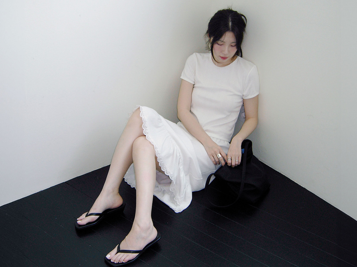 https://img.29cm.co.kr/cms/202606/11f163d972a33e45b3577708104a04d8.jpg