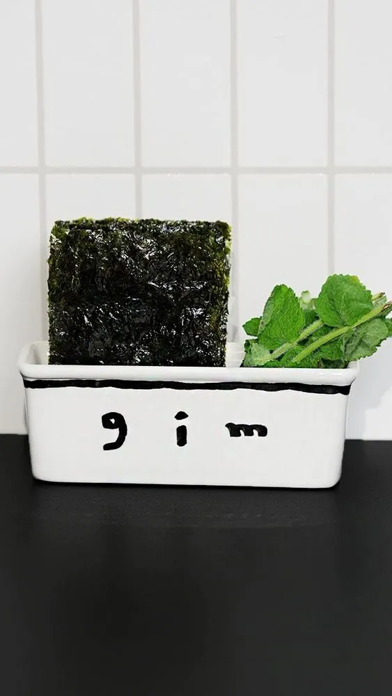 삐뚤빼뚤 선이 그린 청량