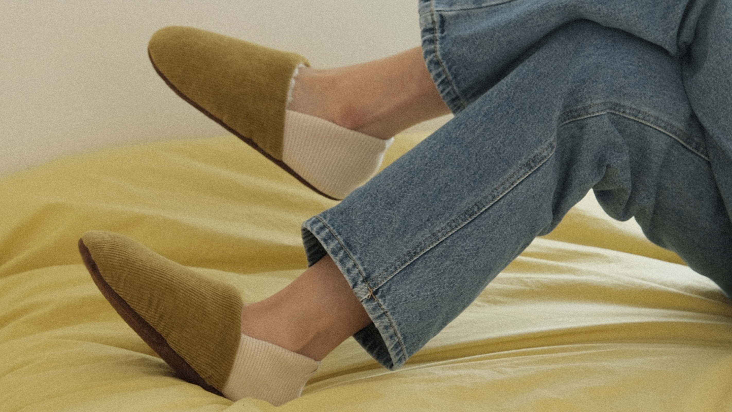 발끝부터 채워지는 하루
이오테