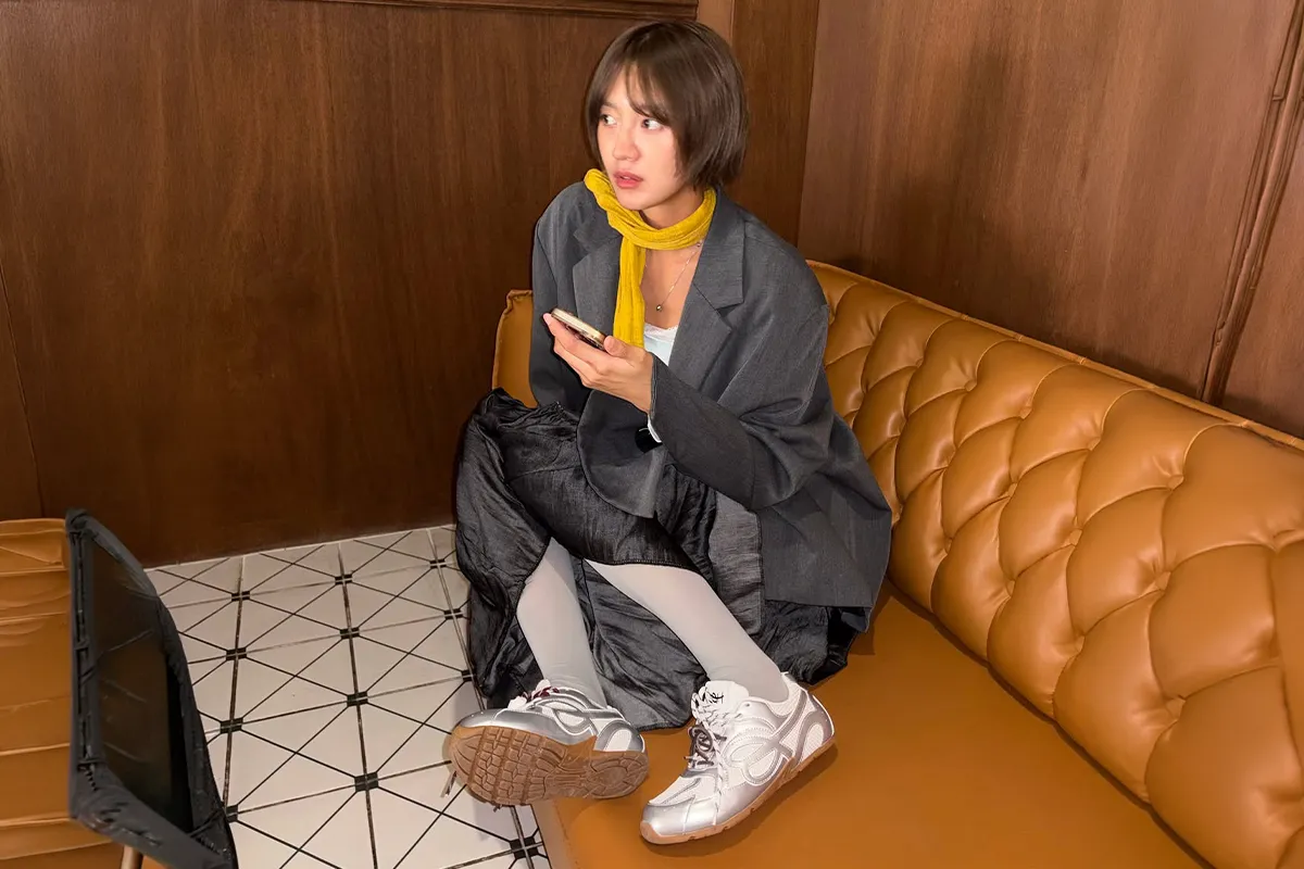 가을 거리를 밟는 새 감각