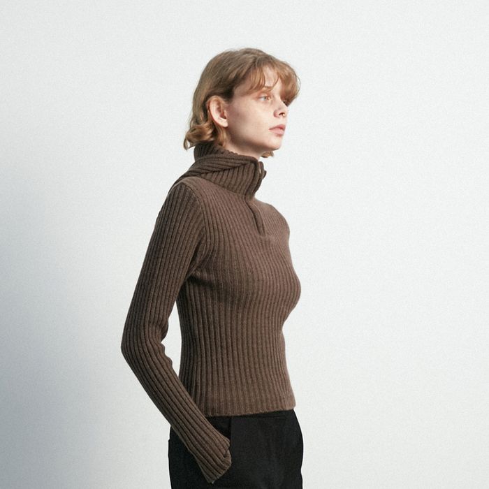 Balaclava Knit Top / Coffee 감도 깊은 취향 셀렉트샵 29CM