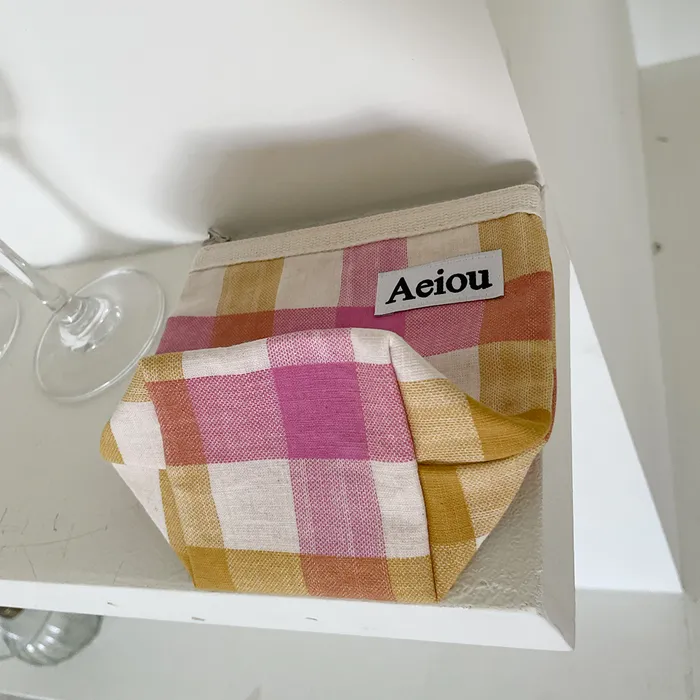Aeiou Basic Pouch (M size) Sweet Sour Pink Wide Check - 감도 깊은 취향 셀렉트샵 29CM