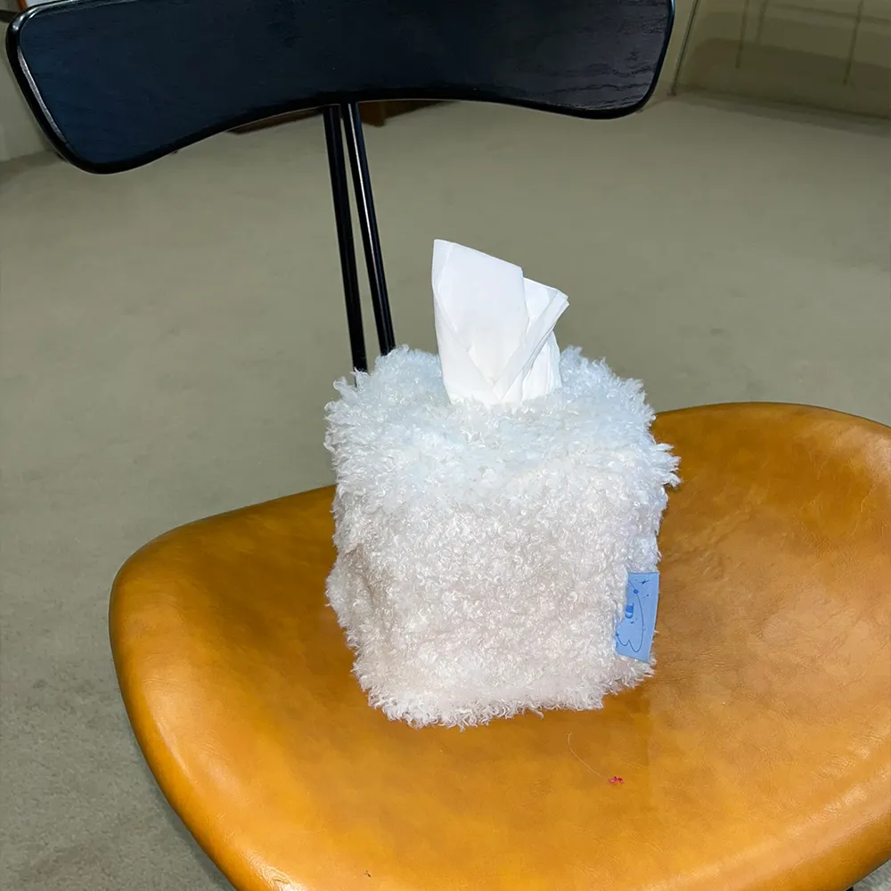 Fur-ppet Mini Tissue Case (White) - 감도 깊은 취향 셀렉트샵 29CM