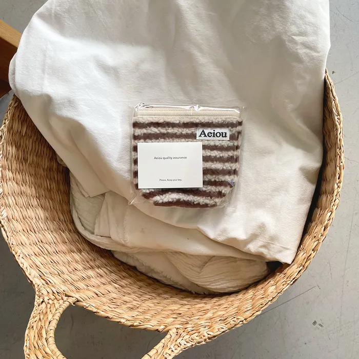 Aeiou Basic Pouch (M size) Fur Tabby Choco - 감도 깊은 취향 셀렉트샵 29CM