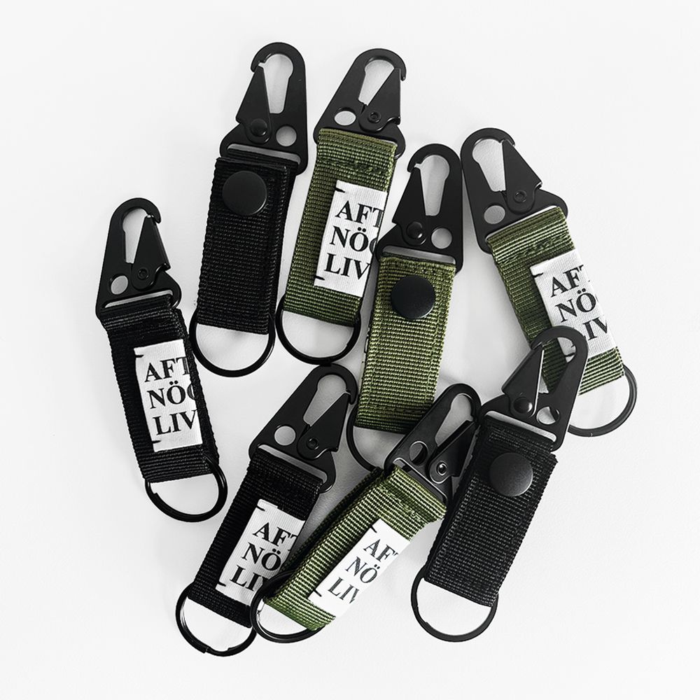 Sporty Carabiner Keyring (2C) - 감도 깊은 취향 셀렉트샵 29CM