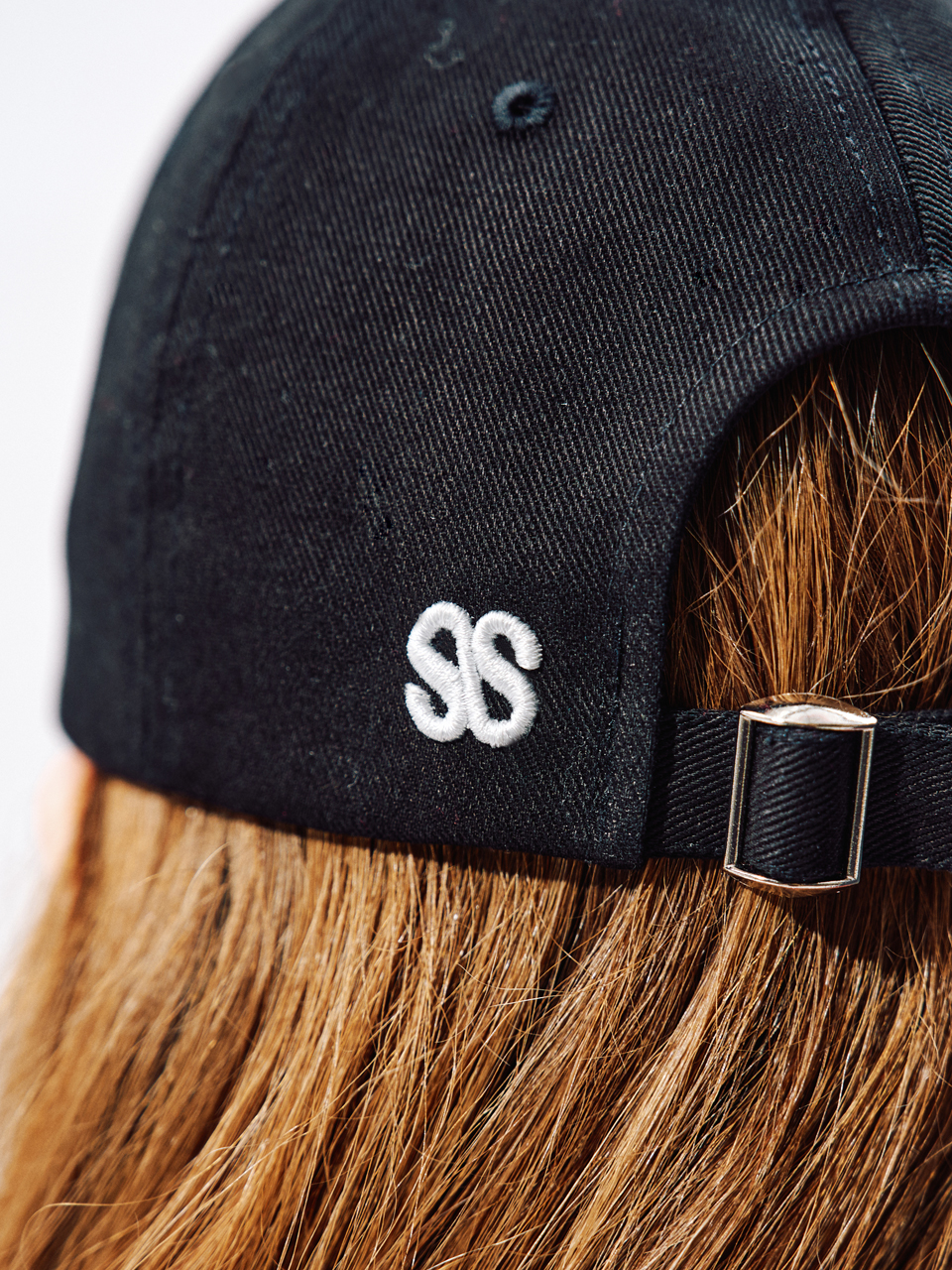 SOMSOC LOGO EMBROIDERY BALL-CAP_BLACK - 감도 깊은 취향