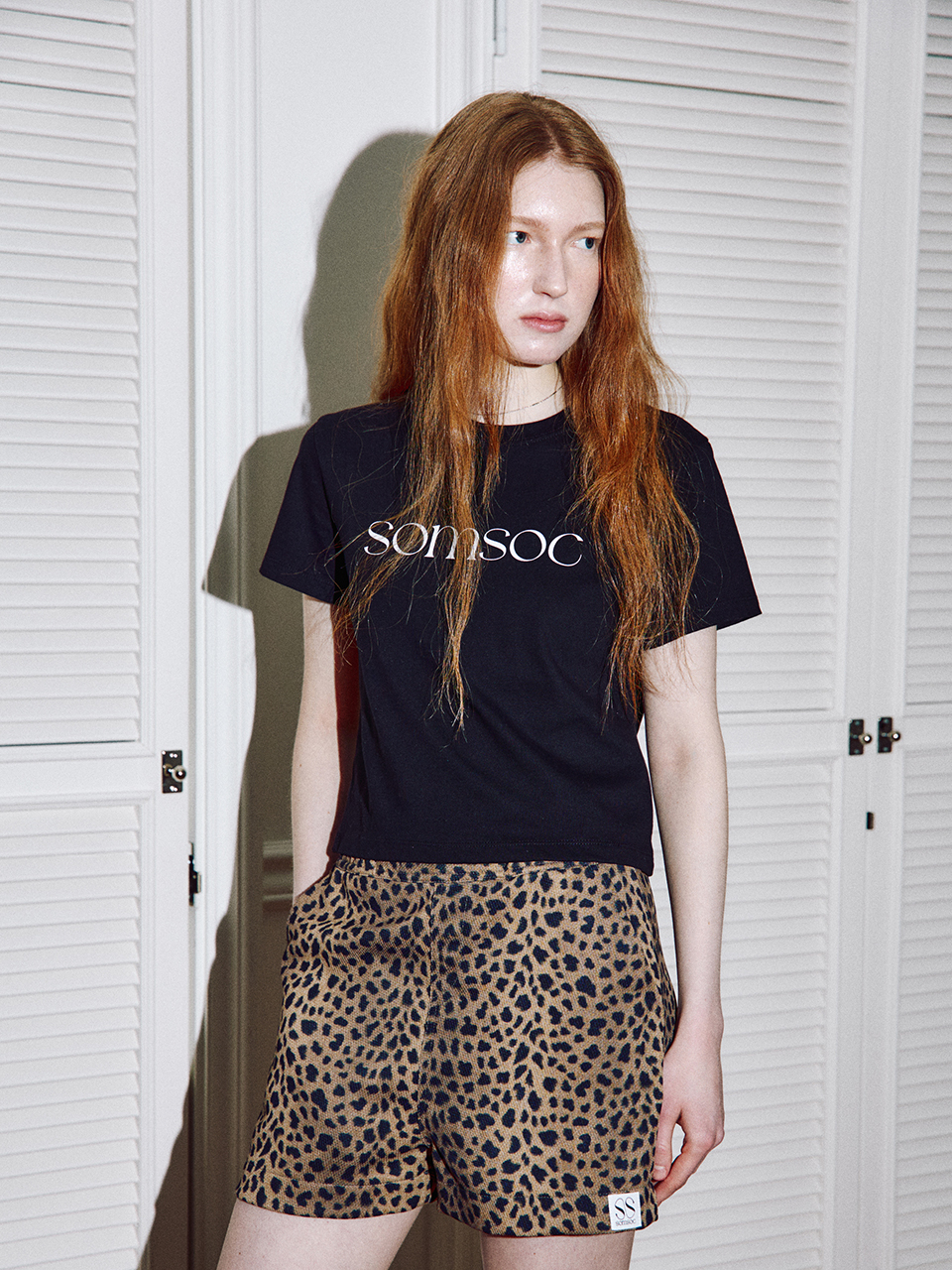 韓国注目ブランド★[SOMSOC] SOMSOC LOGO CROP TOP Sa854c41ab79f4d778760762c84b31